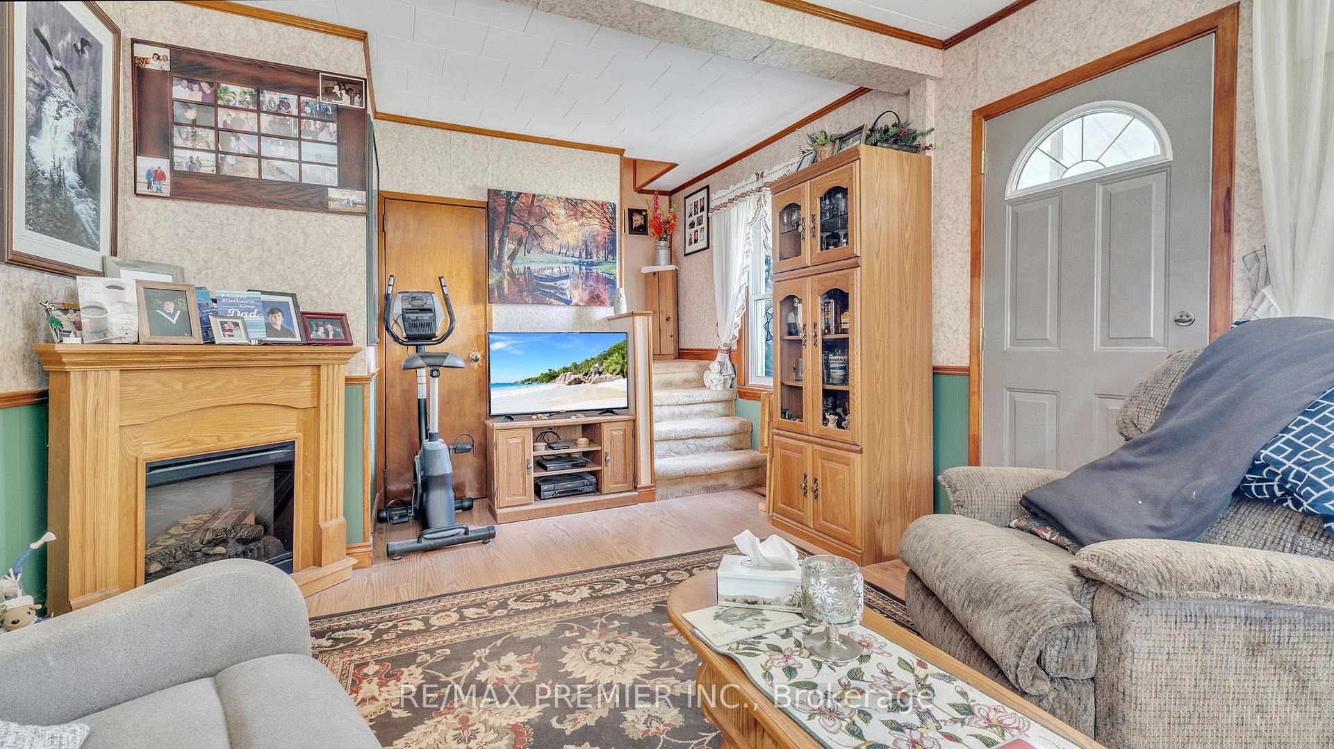 Photo 9 of 2059 Maple Grove Road, Clarington, Bowmanville — HOMEH