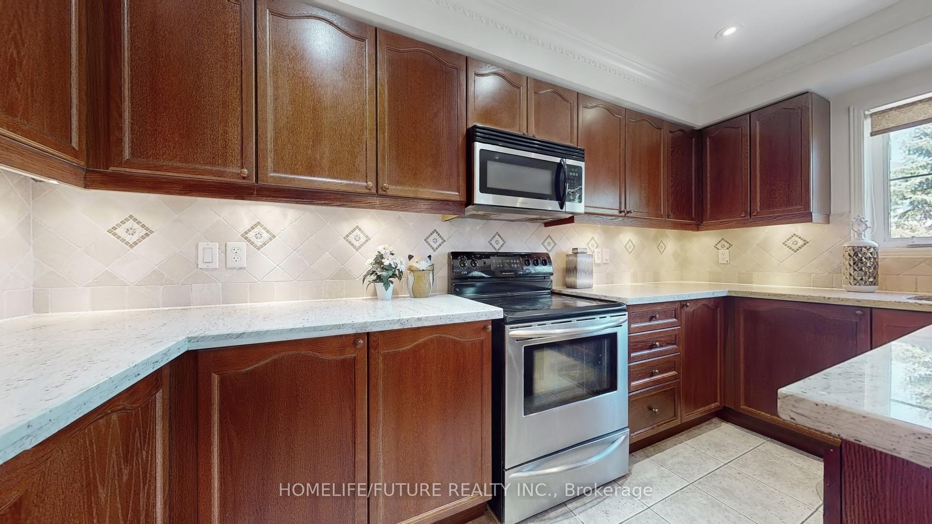 Photo 7 of 100 Carpendale Crescent, Ajax, Northeast Ajax — HOMEH