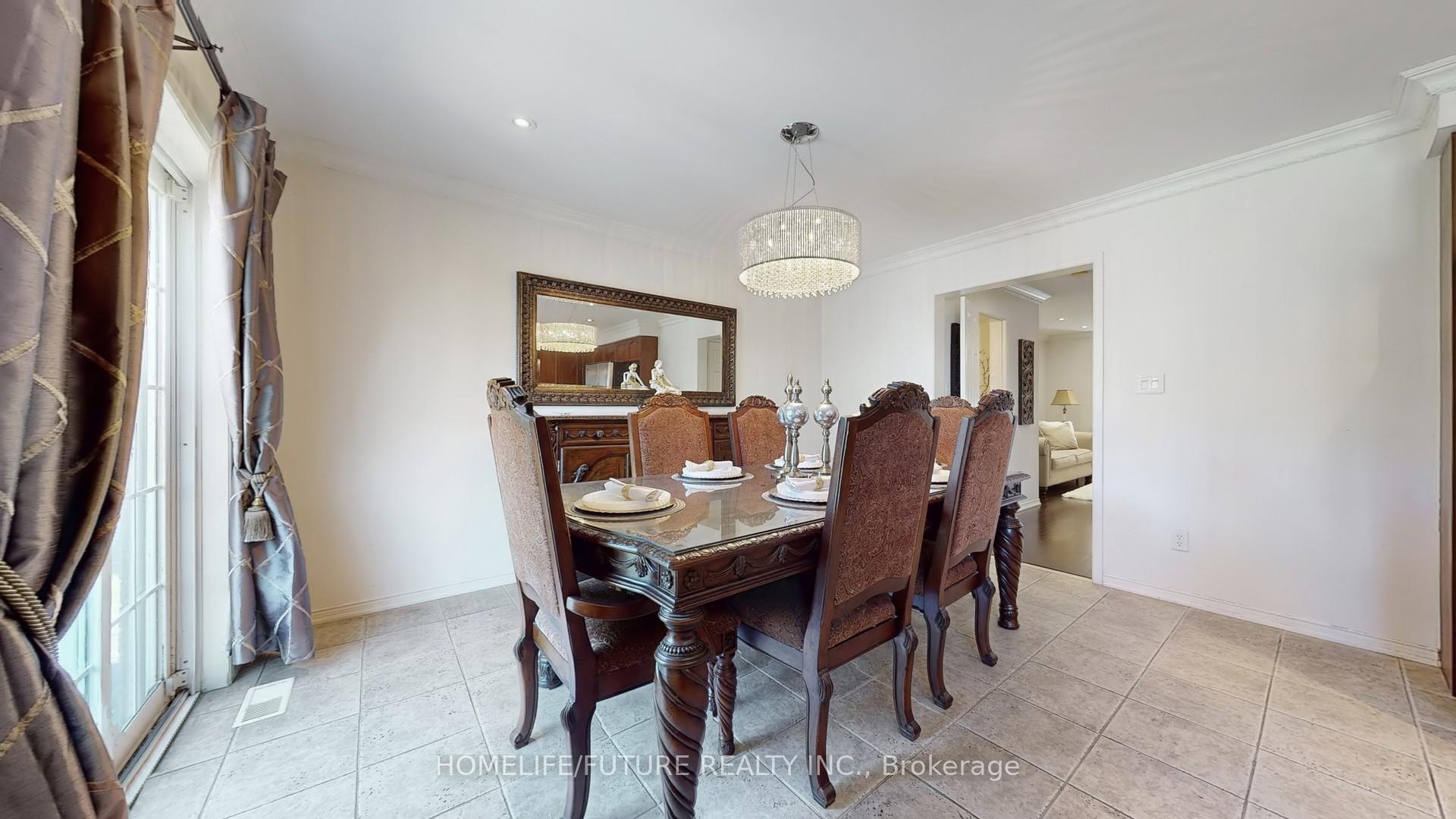Photo 4 of 100 Carpendale Crescent, Ajax, Northeast Ajax — HOMEH