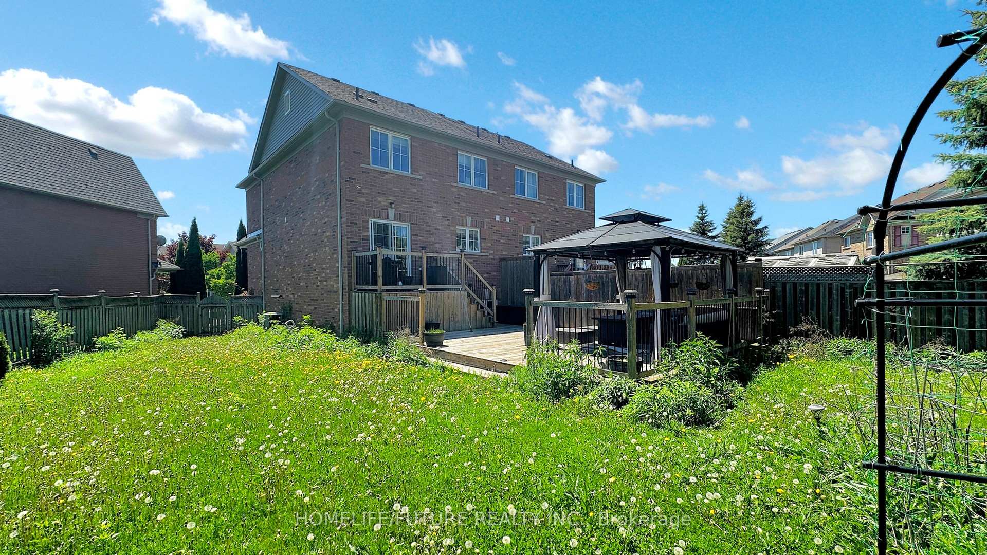 Photo 8 of 100 Carpendale Crescent, Ajax, Northeast Ajax — HOMEH