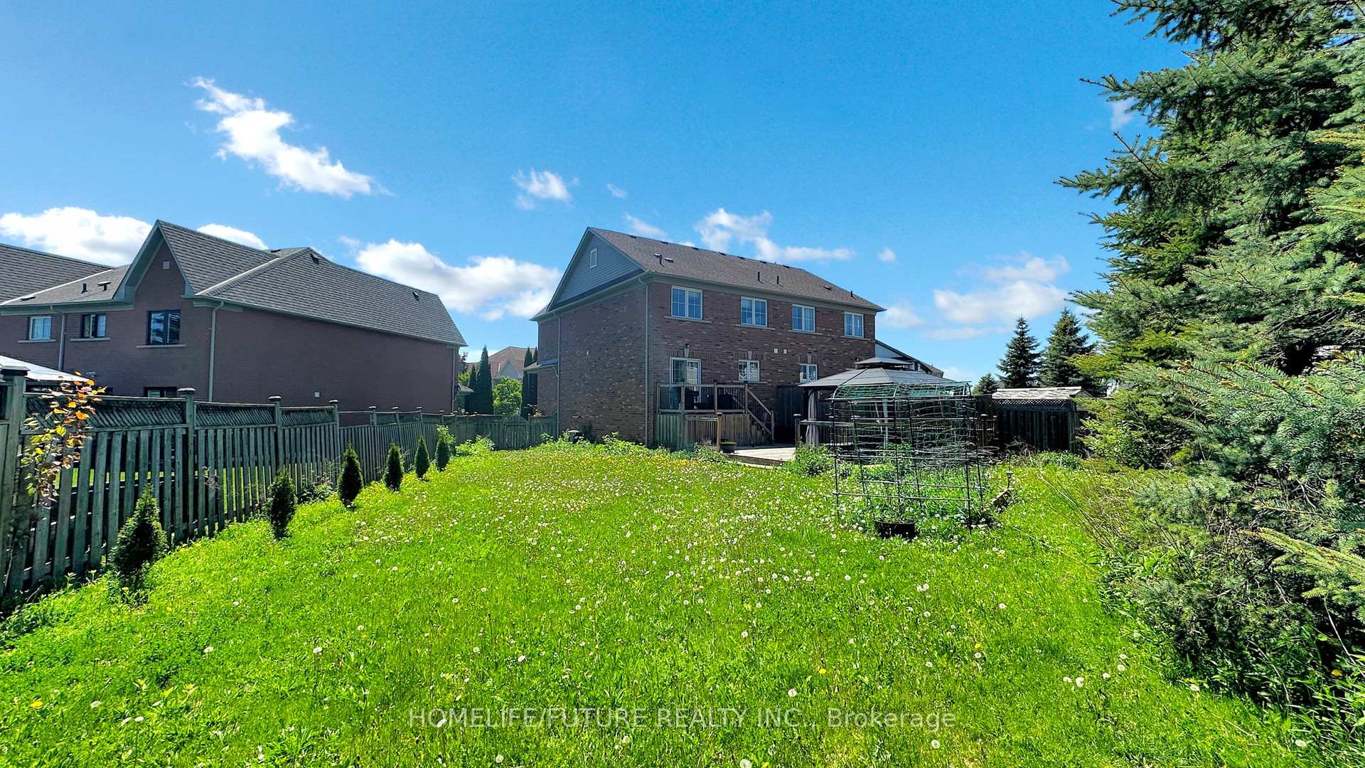 Photo 12 of 100 Carpendale Crescent, Ajax, Northeast Ajax — HOMEH
