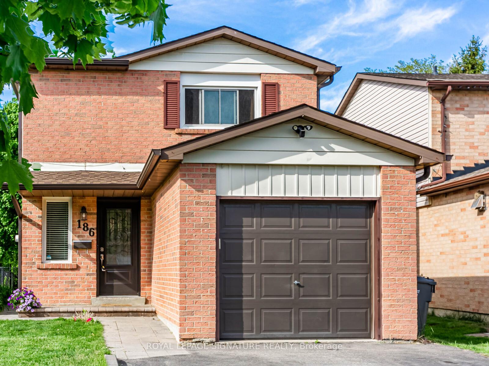 Photo 3 of 186 Martindale Crescent, Brampton, Brampton West — HOMEH