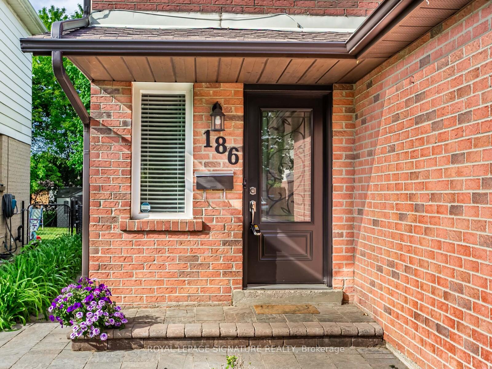 Photo 2 of 186 Martindale Crescent, Brampton, Brampton West — HOMEH