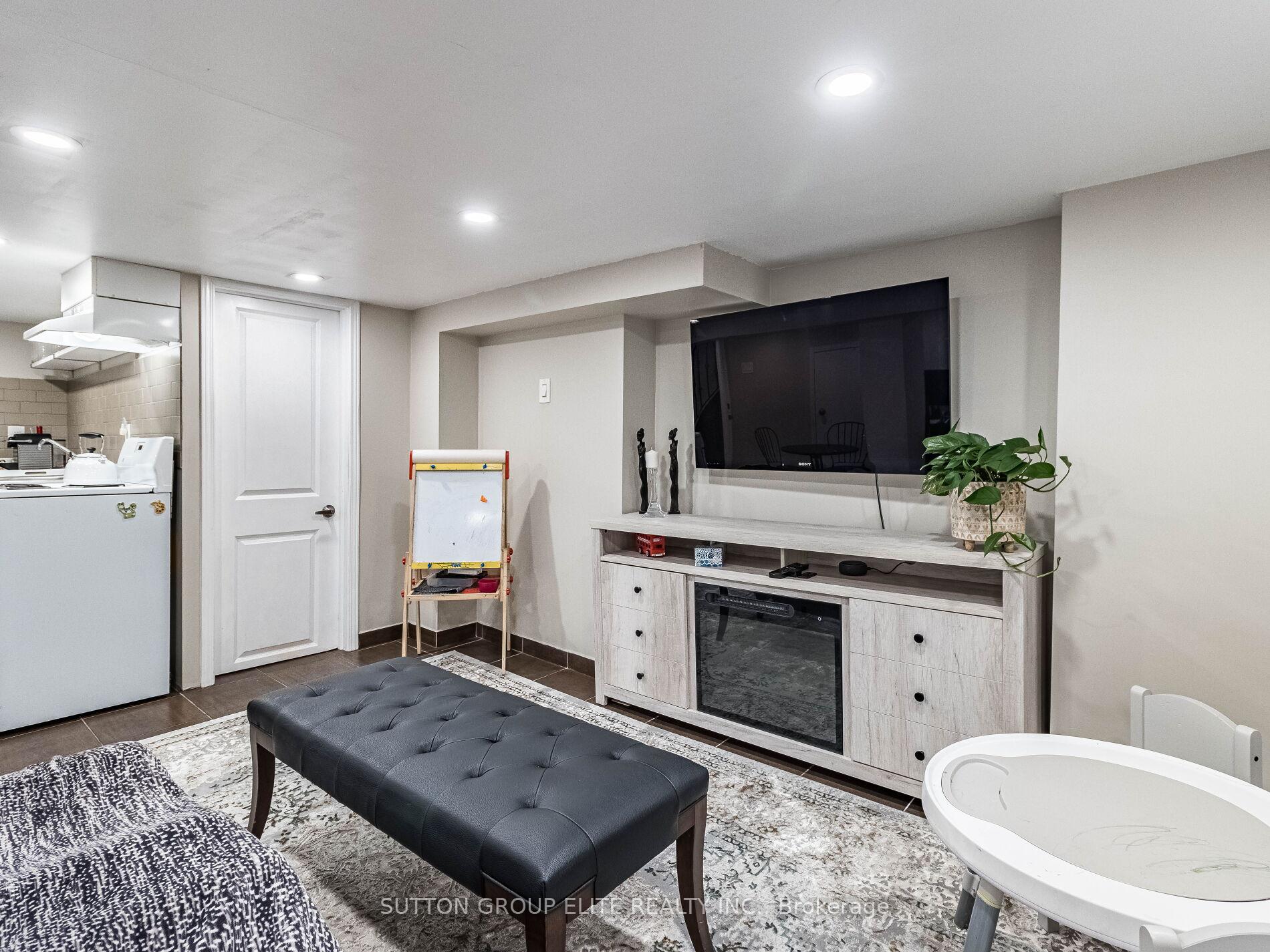 Photo 15 of 461 Donlands Avenue, Toronto, East York — HOMEH