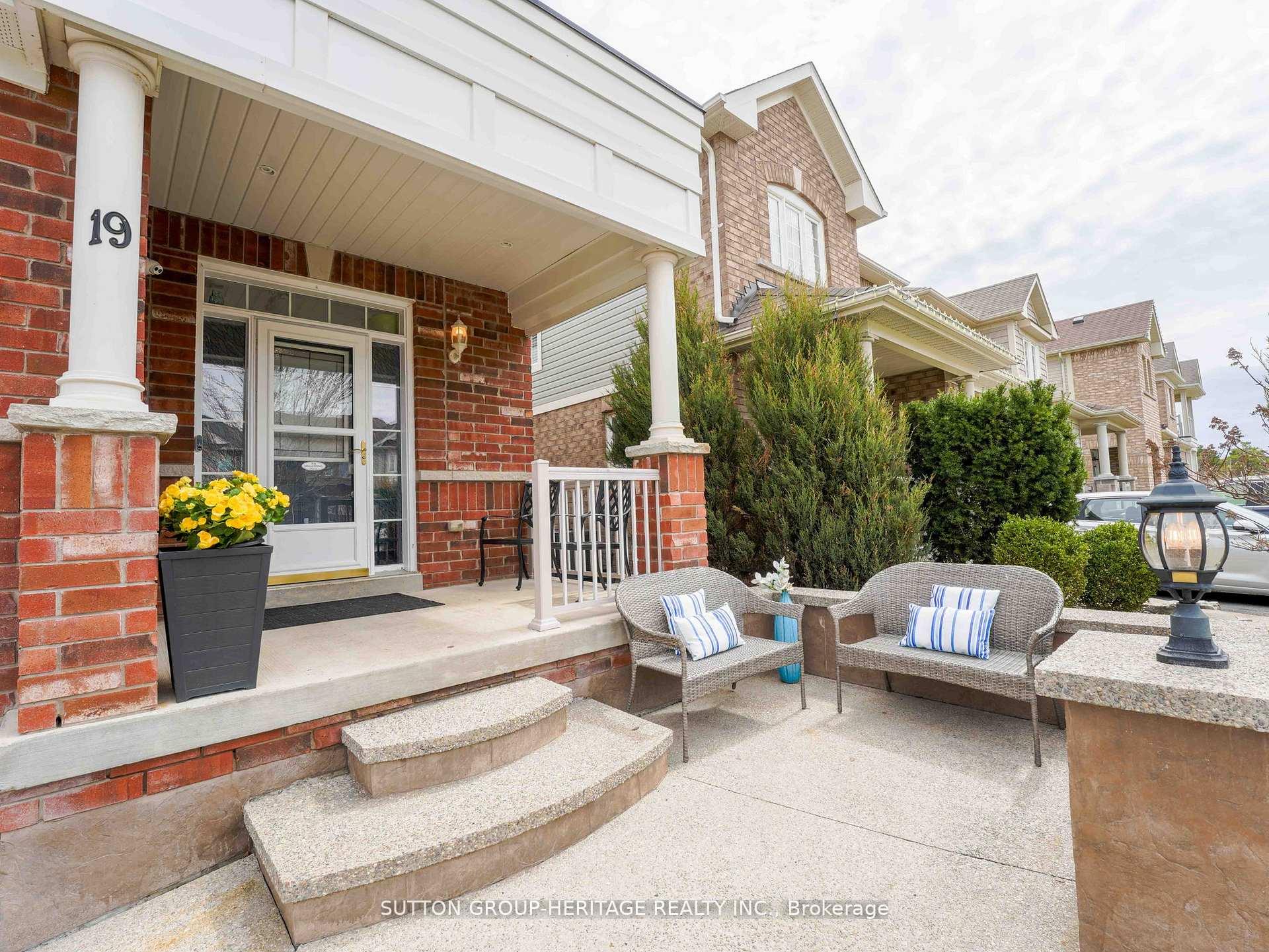 Photo 6 of 19 Arnold Johnston Street, Clarington, Courtice — HOMEH