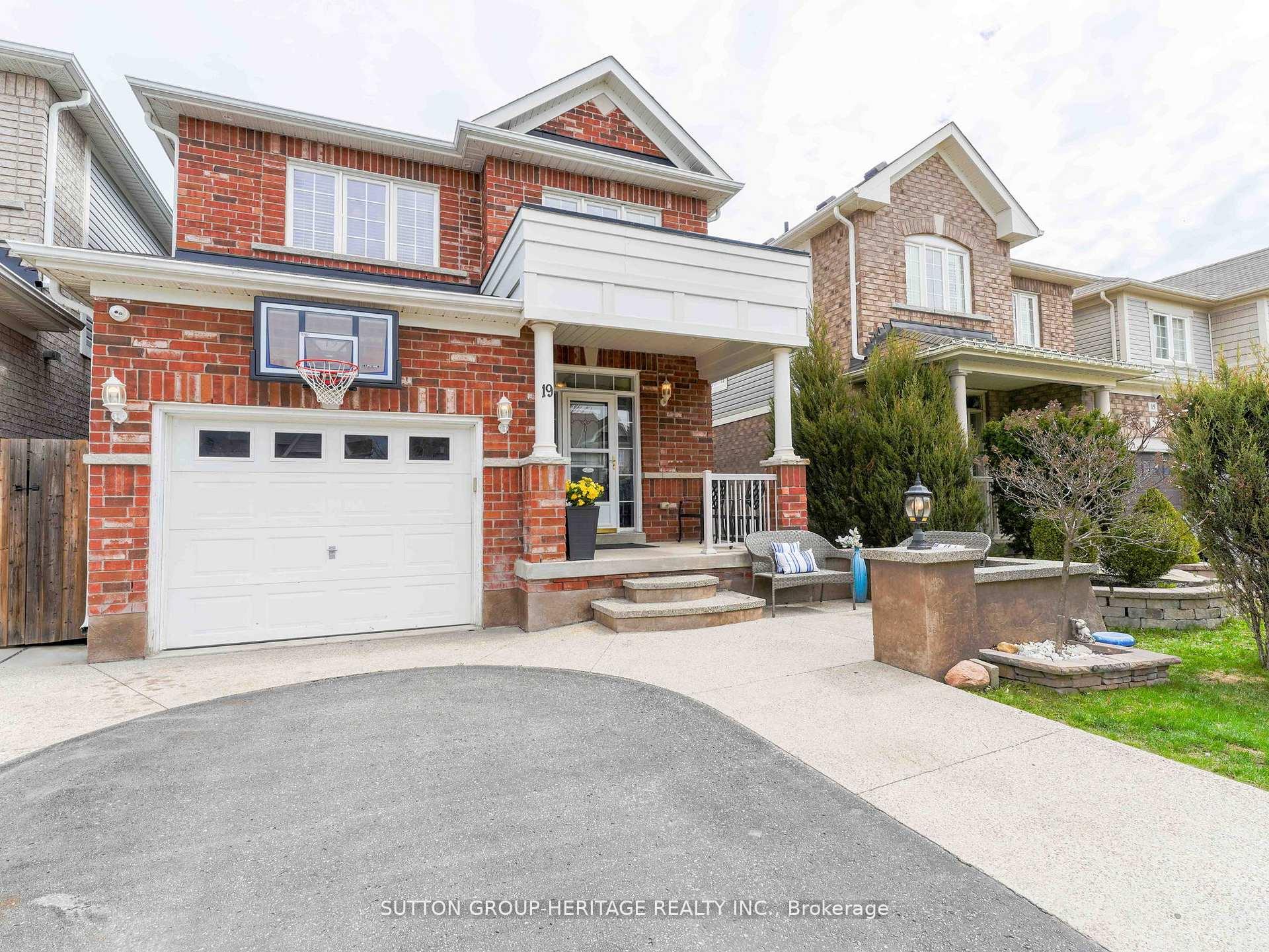 Photo 4 of 19 Arnold Johnston Street, Clarington, Courtice — HOMEH