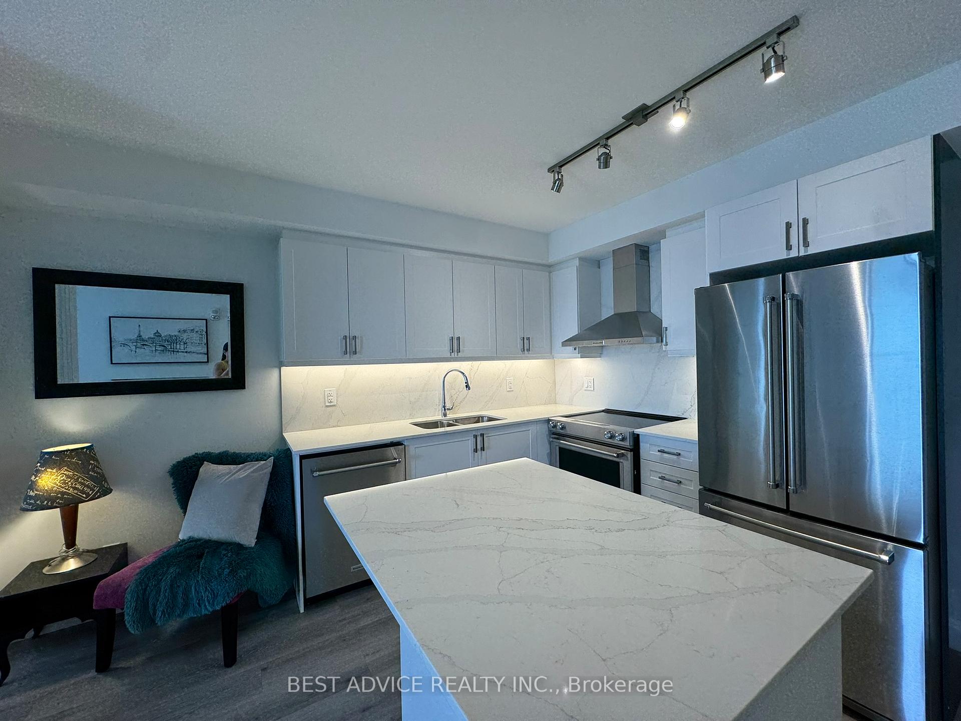 Photo 3 of Unit 802, 58 Lakeside Terrace, Barrie, Little Lake — HOMEH