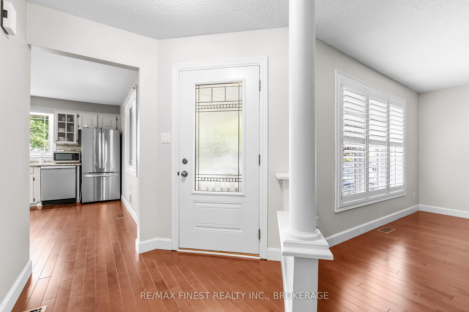 Photo 4 of 474 Canterbury Crescent, Kingston, City Southwest — HOMEH