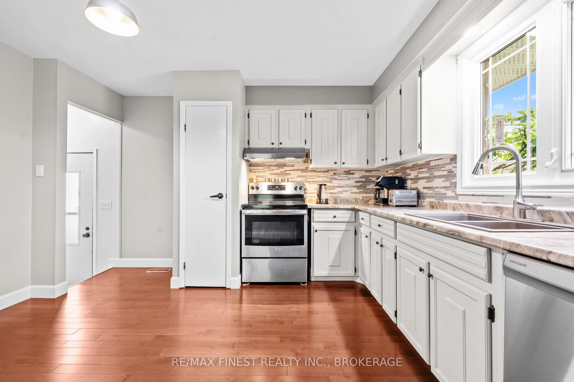 Photo 12 of 474 Canterbury Crescent, Kingston, City Southwest — HOMEH