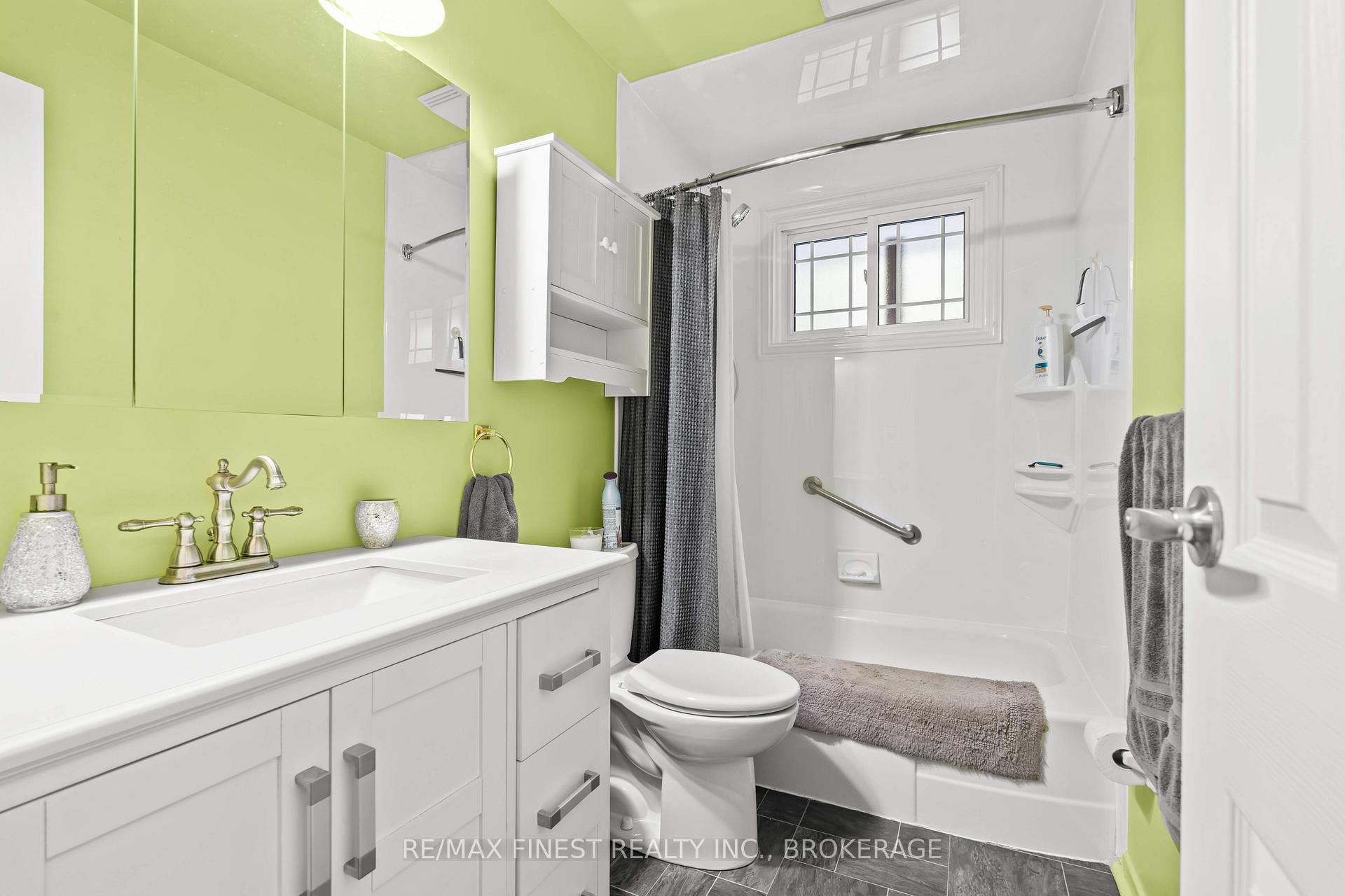 Photo 5 of 474 Canterbury Crescent, Kingston, City Southwest — HOMEH