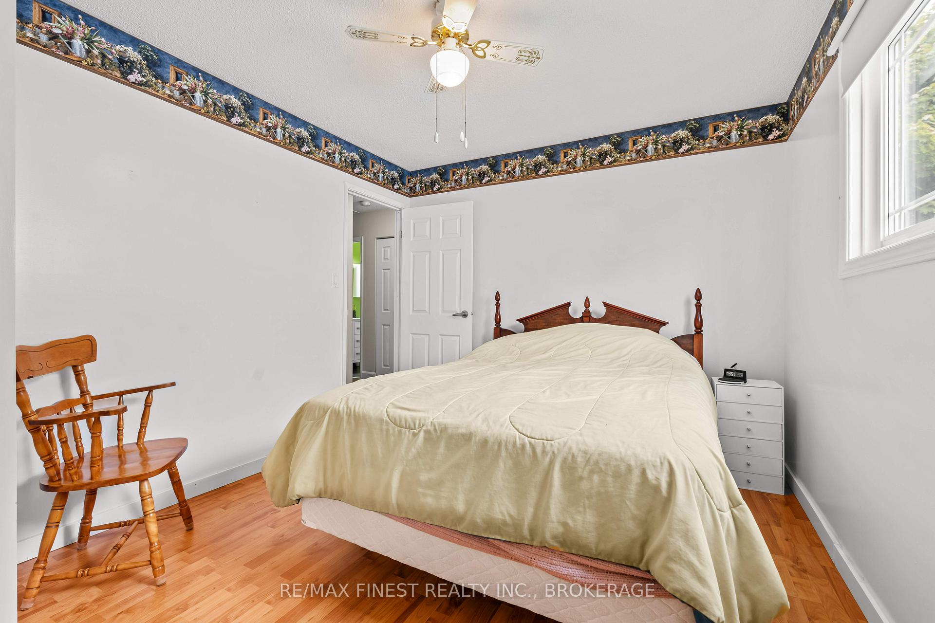 Photo 9 of 474 Canterbury Crescent, Kingston, City Southwest — HOMEH