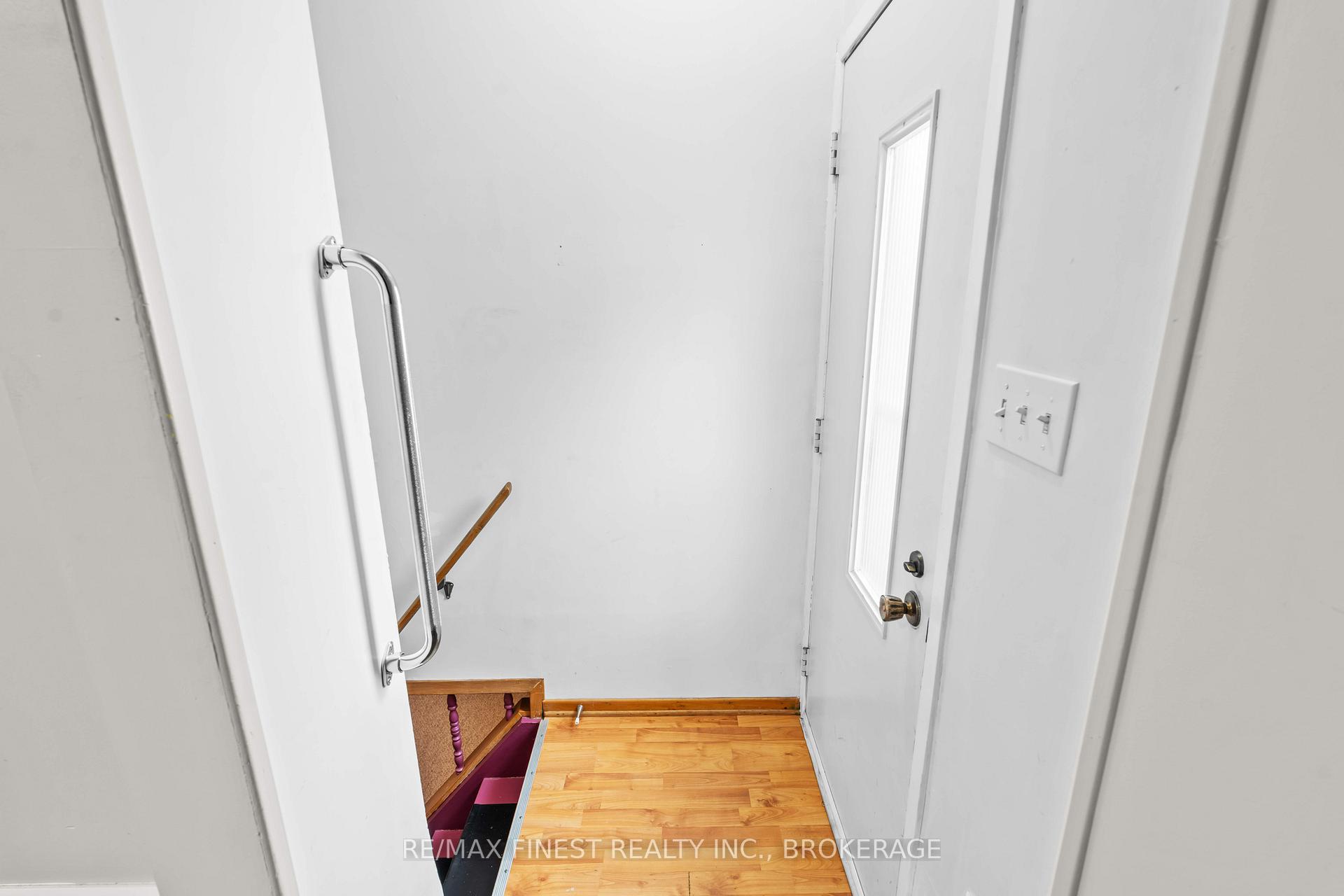 Photo 11 of 474 Canterbury Crescent, Kingston, City Southwest — HOMEH