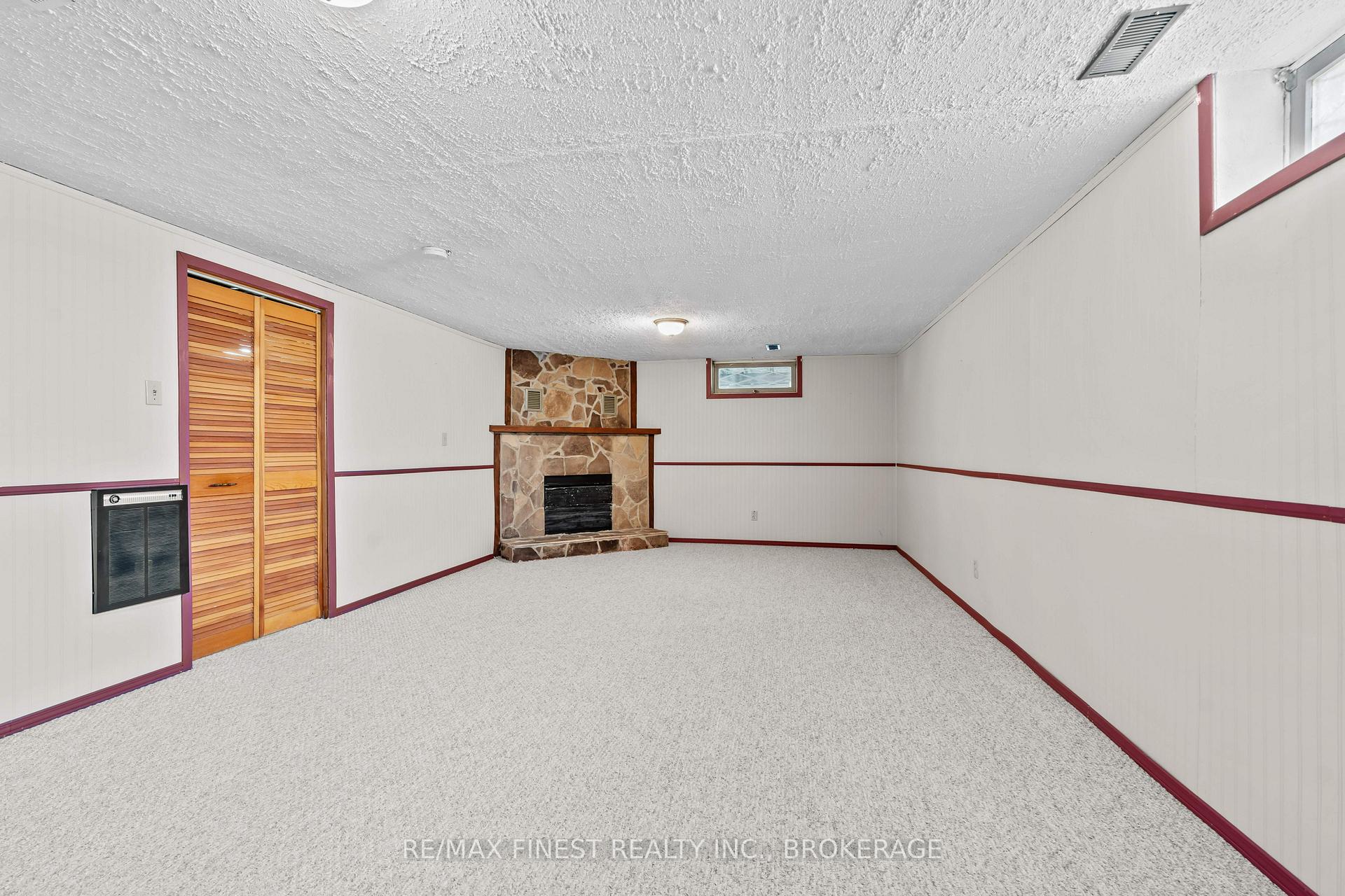 Photo 7 of 474 Canterbury Crescent, Kingston, City Southwest — HOMEH