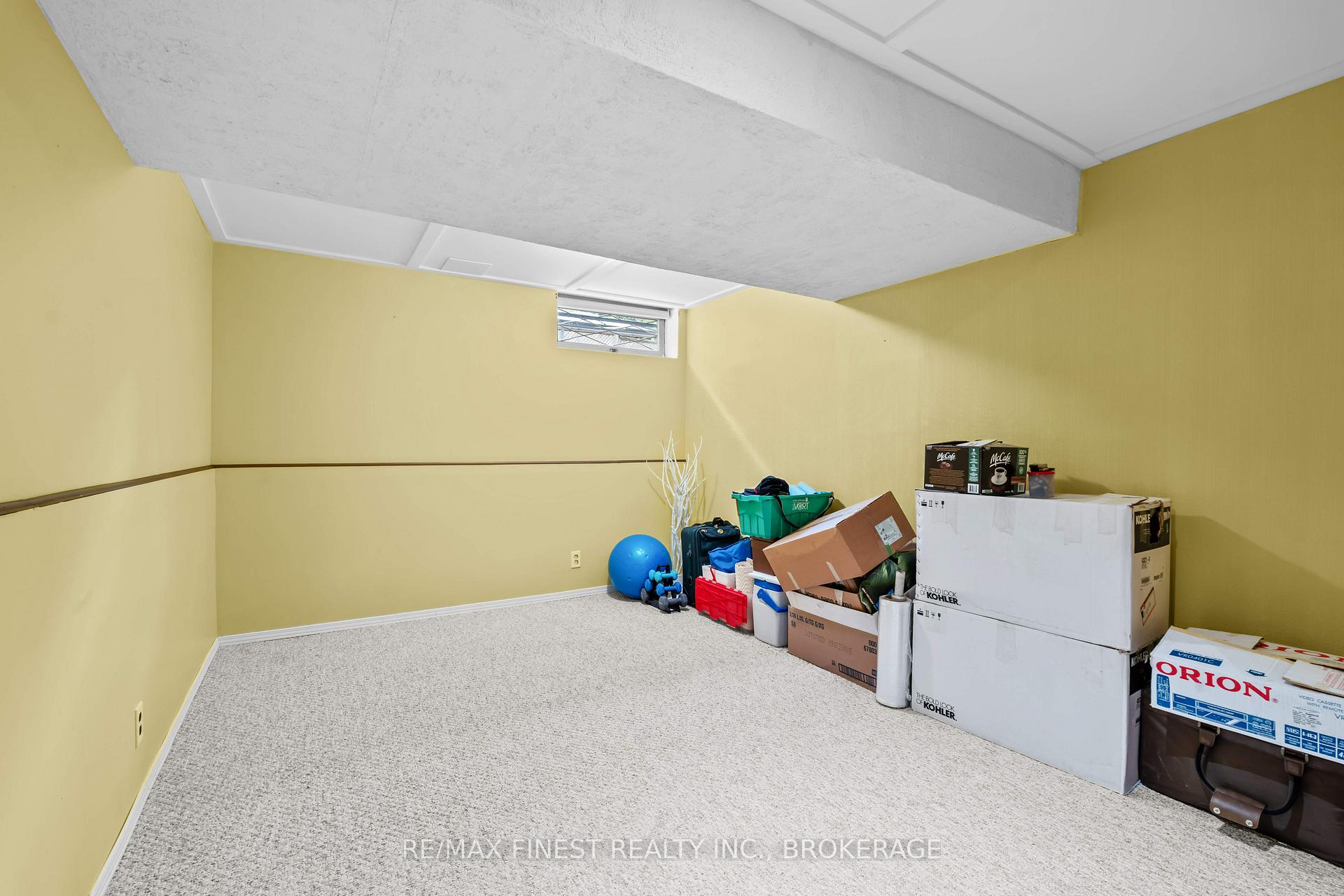 Photo 22 of 474 Canterbury Crescent, Kingston, City Southwest — HOMEH