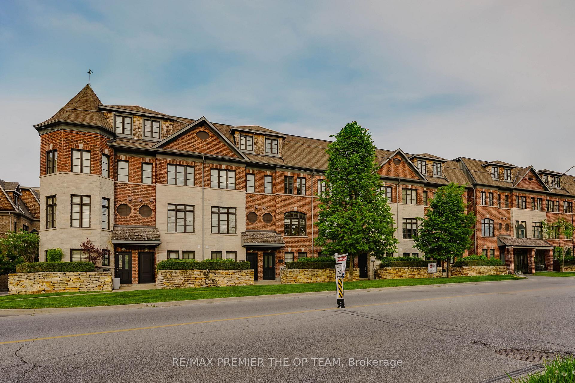 Photo 8 of Unit 4, 8347 Kipling Avenue, Vaughan, West Woodbridge — HOMEH