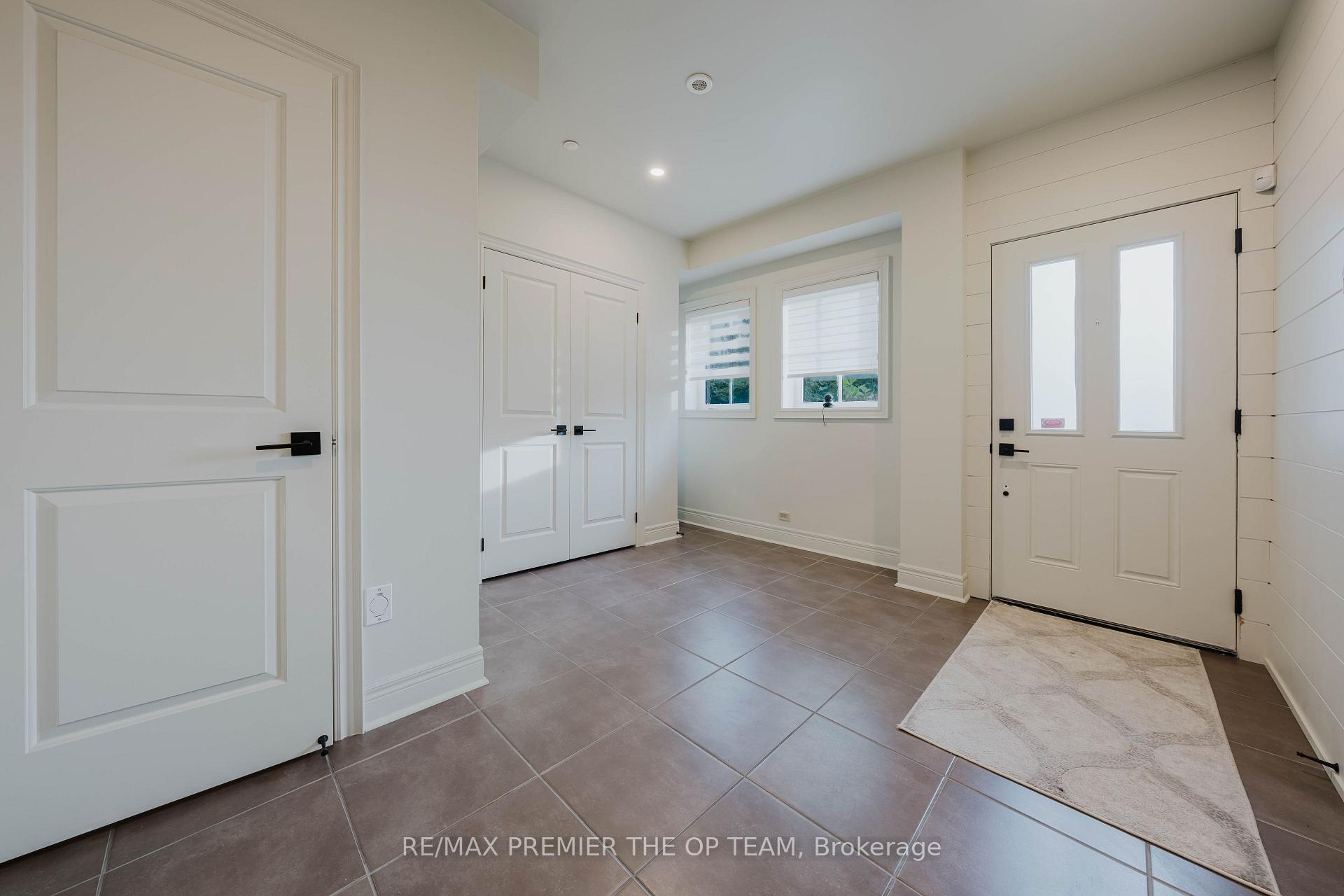Photo 4 of Unit 4, 8347 Kipling Avenue, Vaughan, West Woodbridge — HOMEH