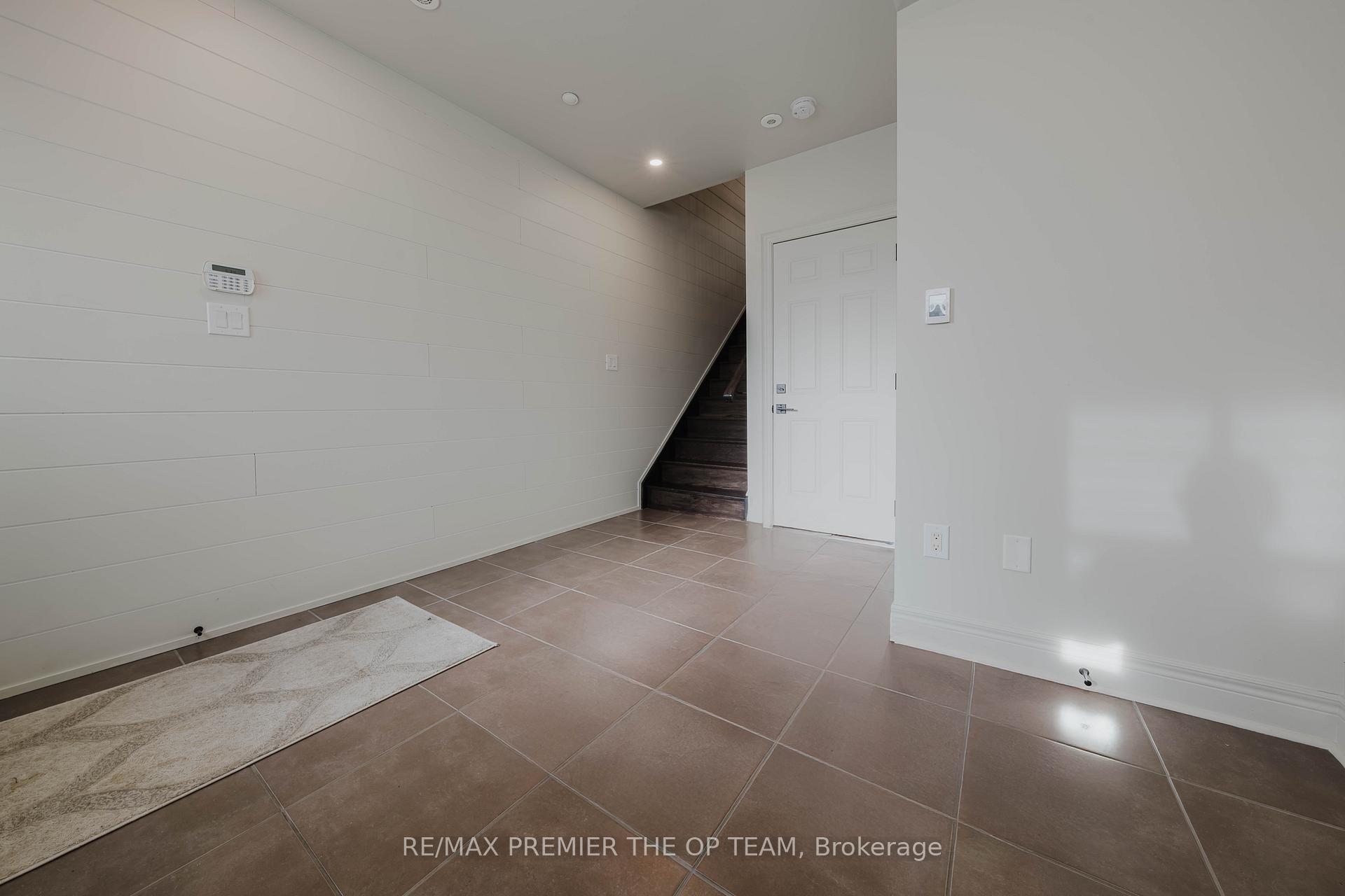 Photo 7 of Unit 4, 8347 Kipling Avenue, Vaughan, West Woodbridge — HOMEH
