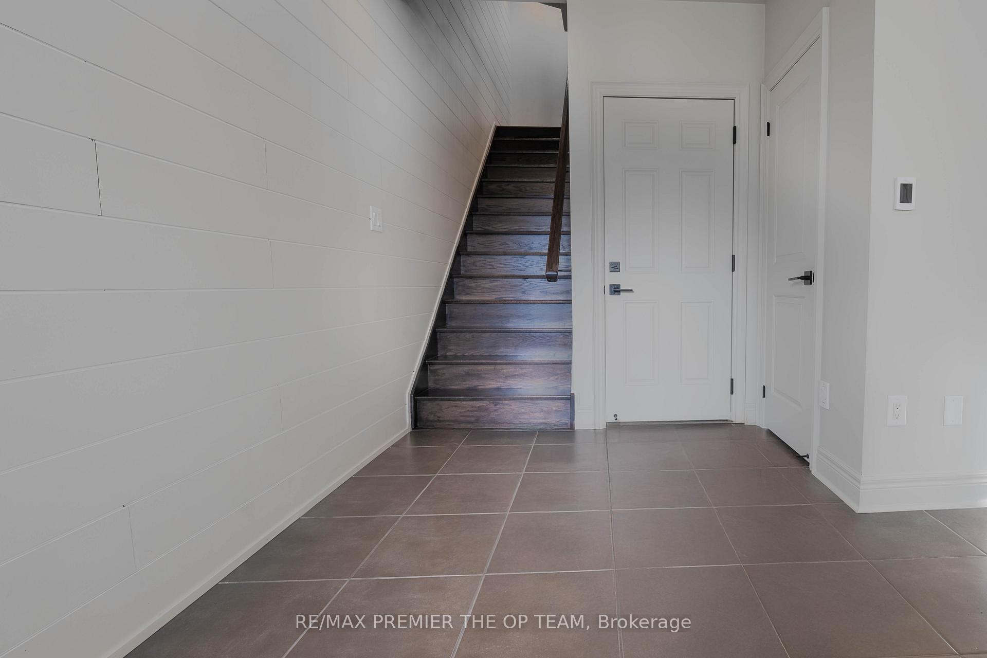 Photo 3 of Unit 4, 8347 Kipling Avenue, Vaughan, West Woodbridge — HOMEH