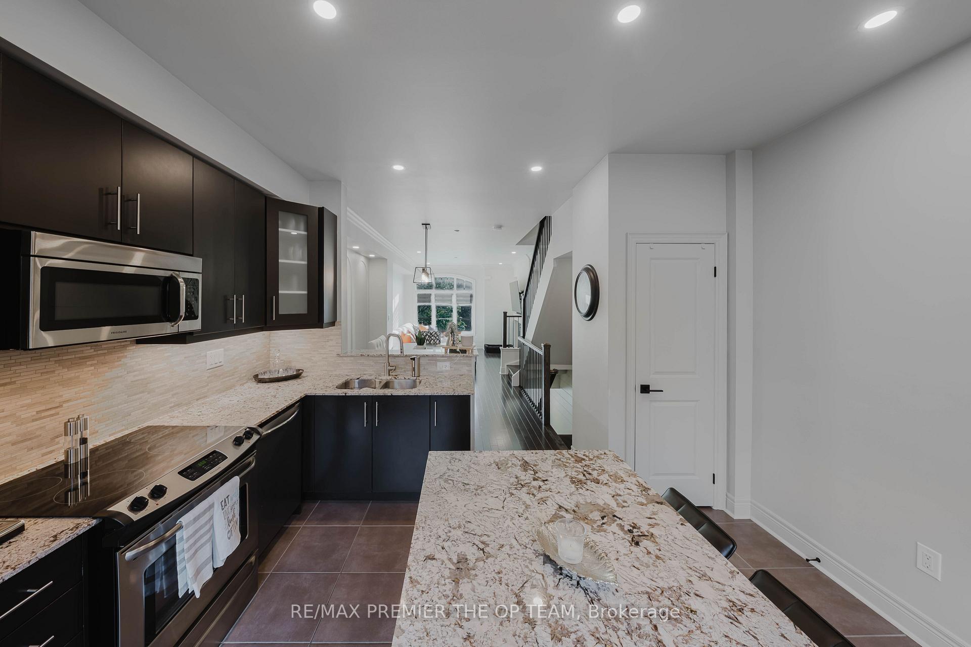 Photo 17 of Unit 4, 8347 Kipling Avenue, Vaughan, West Woodbridge — HOMEH