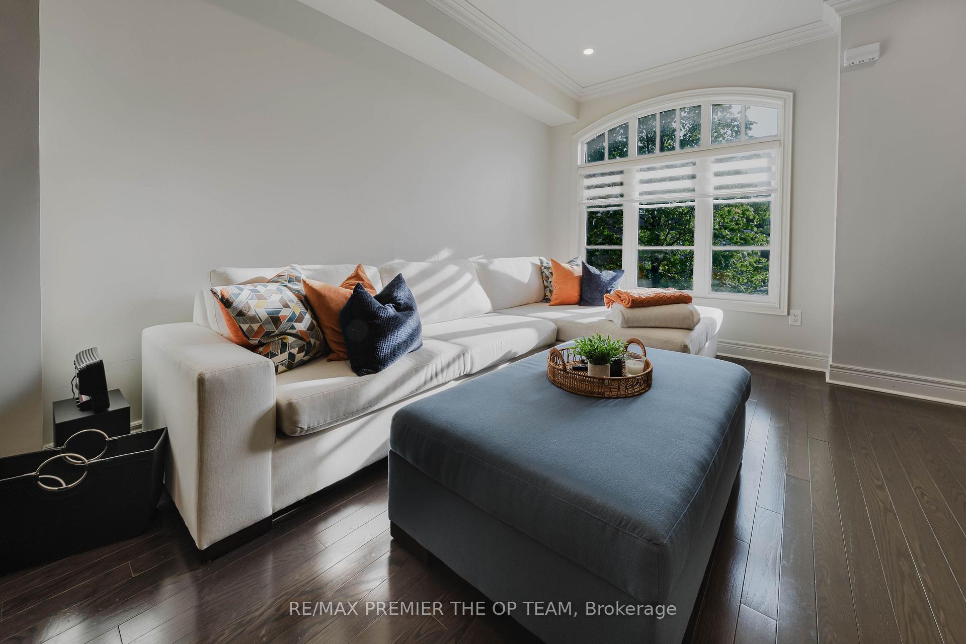Photo 11 of Unit 4, 8347 Kipling Avenue, Vaughan, West Woodbridge — HOMEH