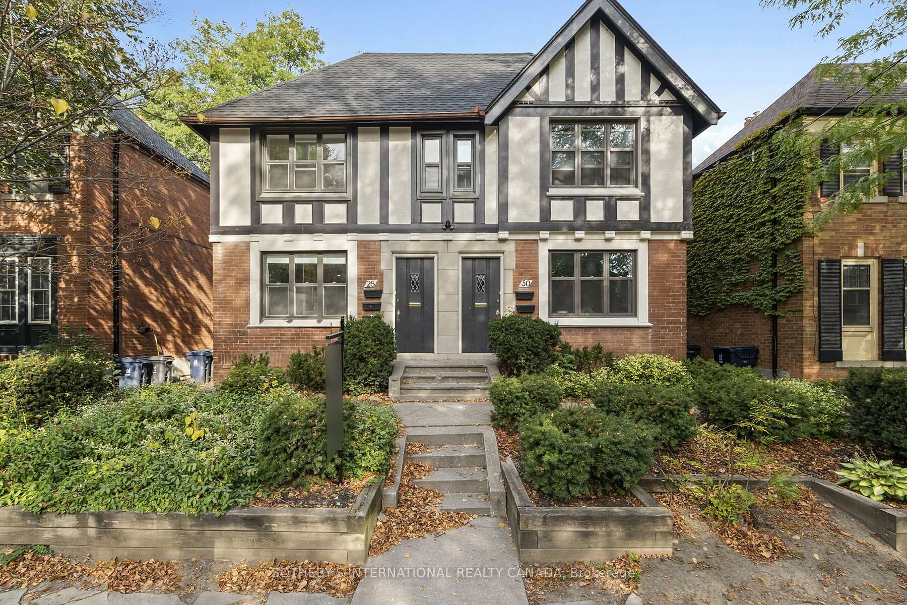 Front of Unit Upper, 28 Strathgowan Avenue