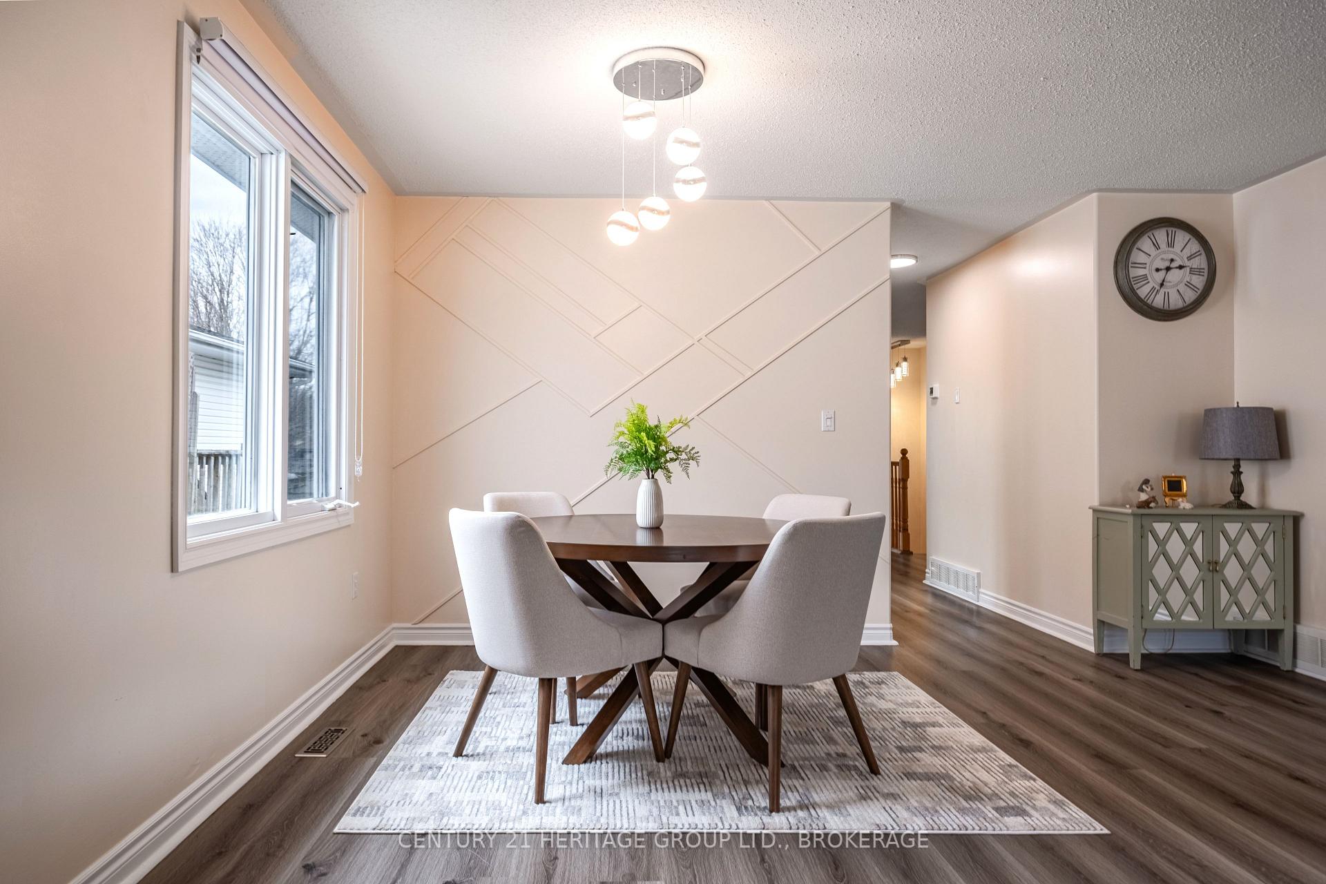 Photo 7 of 498 Barnsley Crescent, Kingston, City Southwest — HOMEH