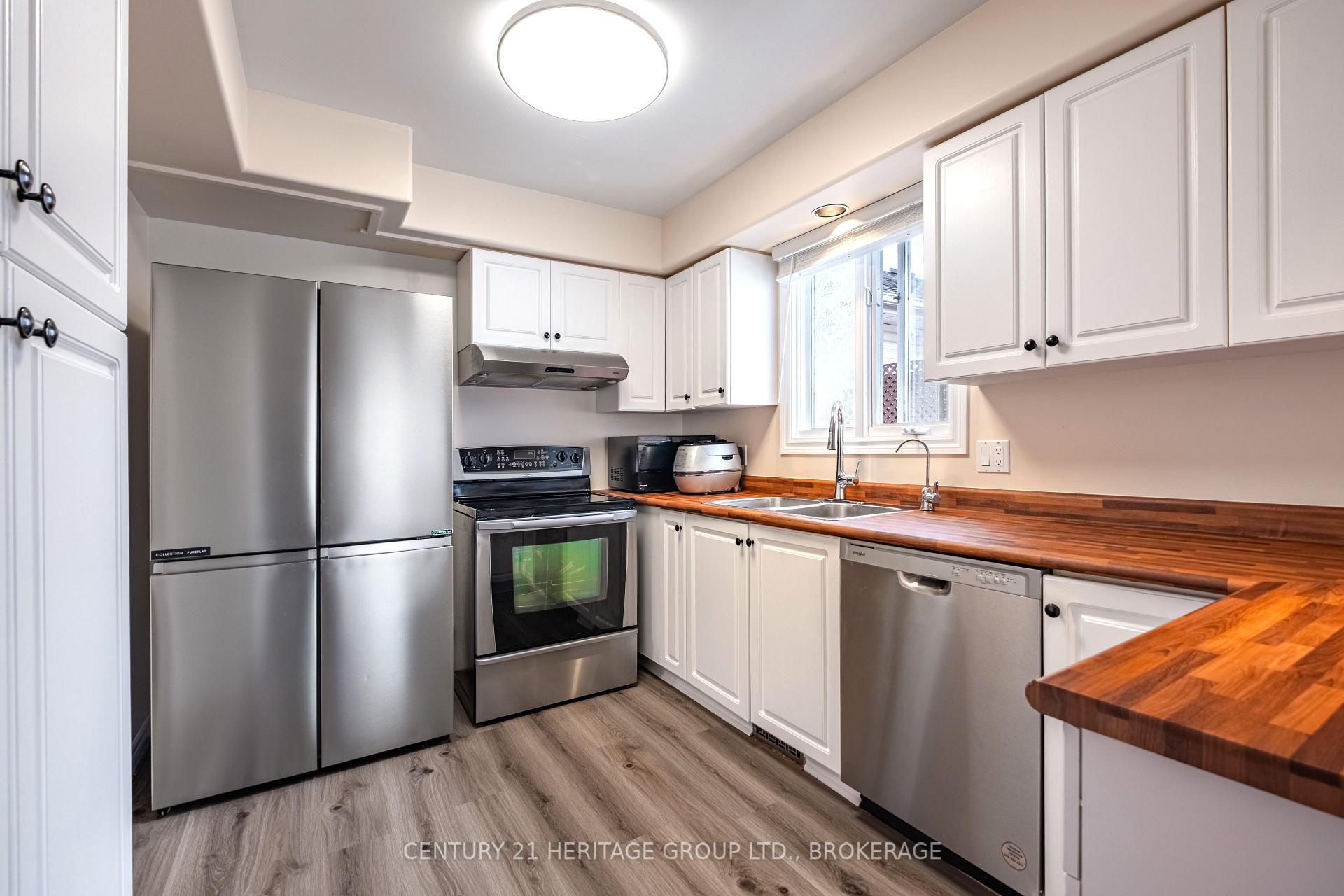 Photo 9 of 498 Barnsley Crescent, Kingston, City Southwest — HOMEH