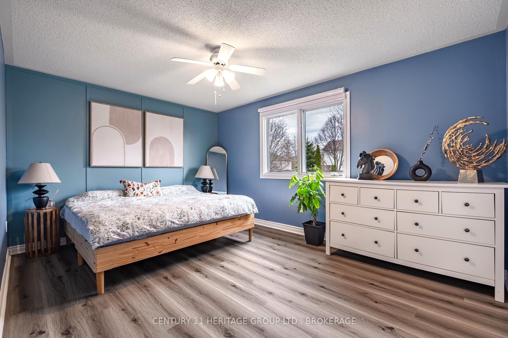 Photo 11 of 498 Barnsley Crescent, Kingston, City Southwest — HOMEH