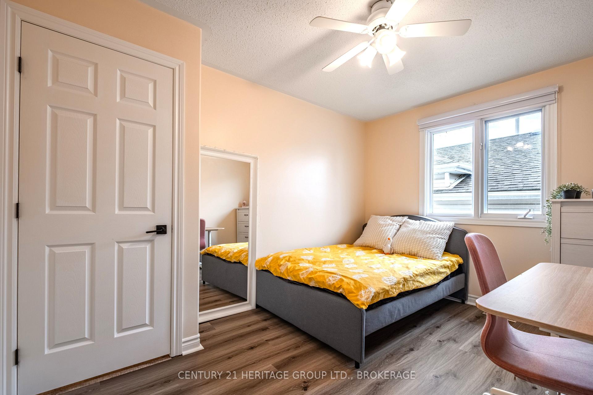 Photo 12 of 498 Barnsley Crescent, Kingston, City Southwest — HOMEH