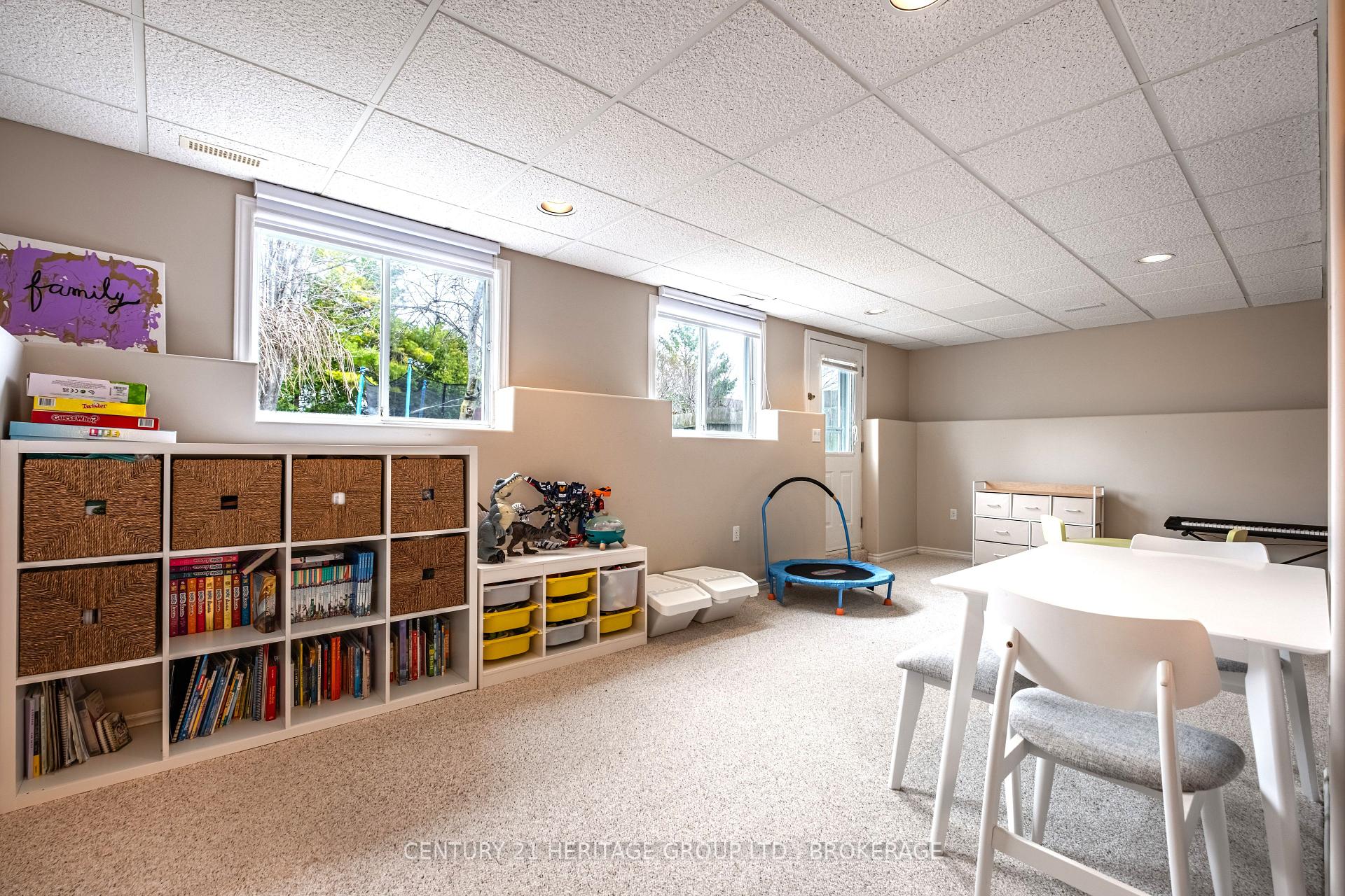 Photo 31 of 498 Barnsley Crescent, Kingston, City Southwest — HOMEH