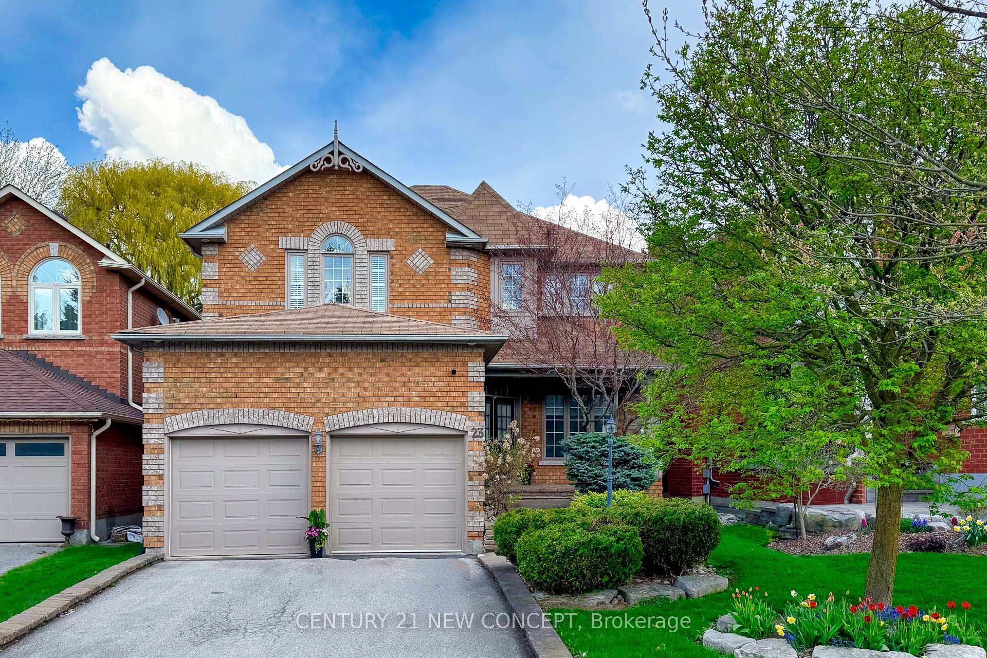 Photo 3 of 23 Ballymore Drive, Aurora, Bayview Wellington — HOMEH