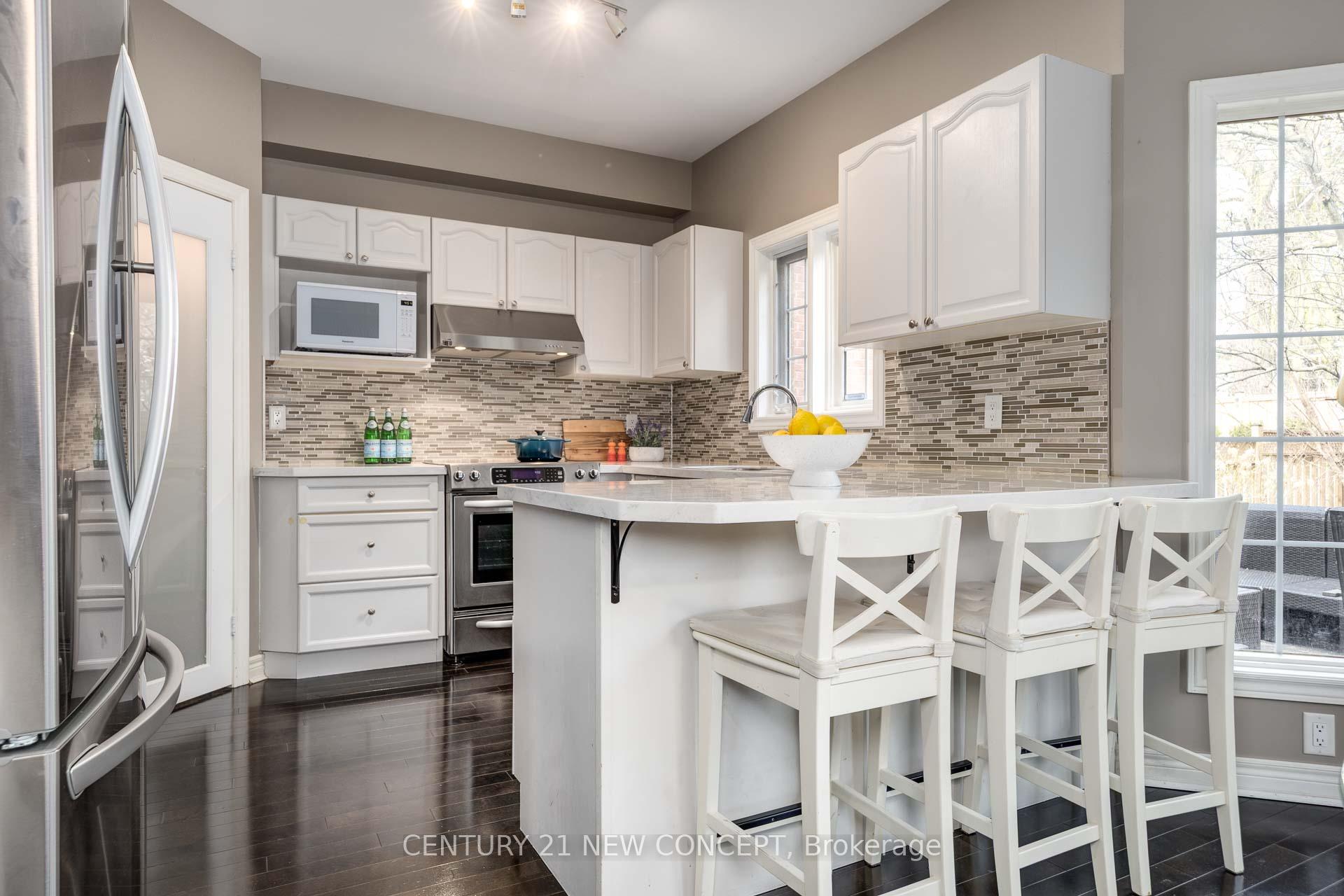 Photo 4 of 23 Ballymore Drive, Aurora, Bayview Wellington — HOMEH