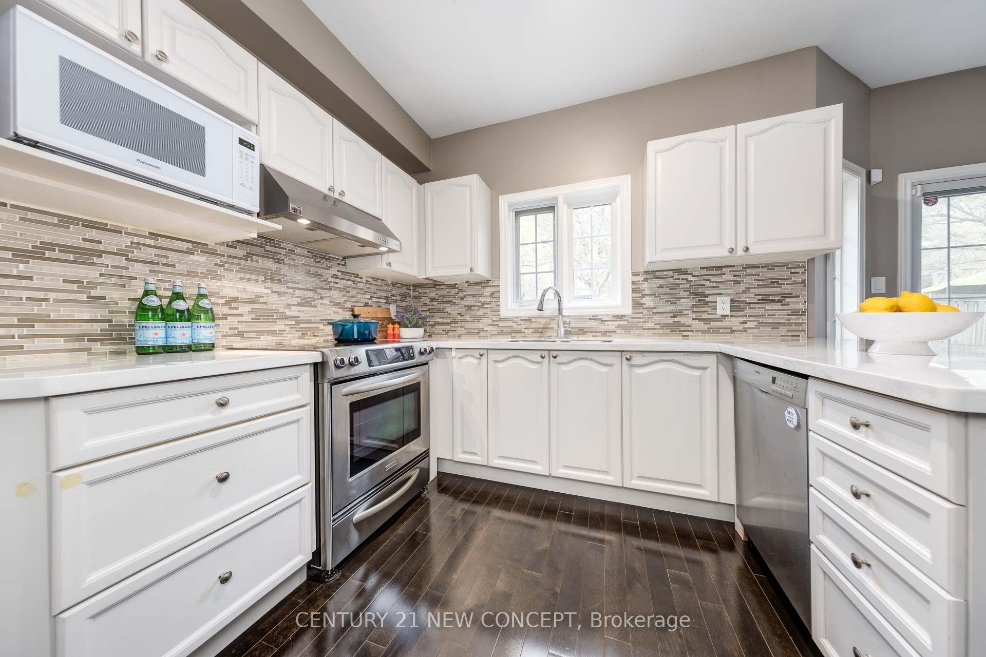 Photo 9 of 23 Ballymore Drive, Aurora, Bayview Wellington — HOMEH