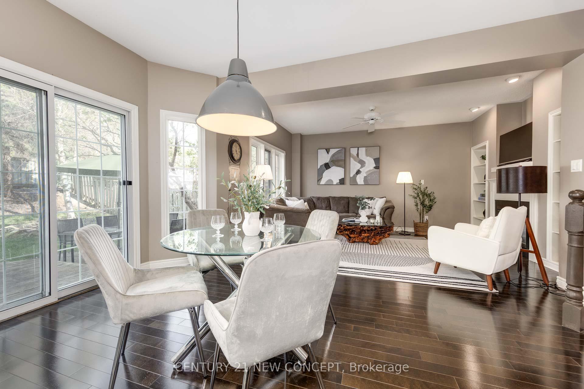 Photo 13 of 23 Ballymore Drive, Aurora, Bayview Wellington — HOMEH