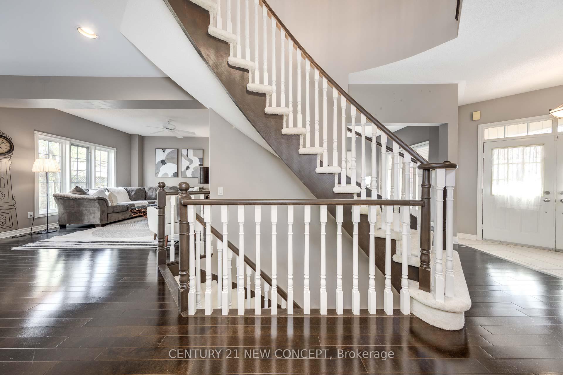Photo 20 of 23 Ballymore Drive, Aurora, Bayview Wellington — HOMEH
