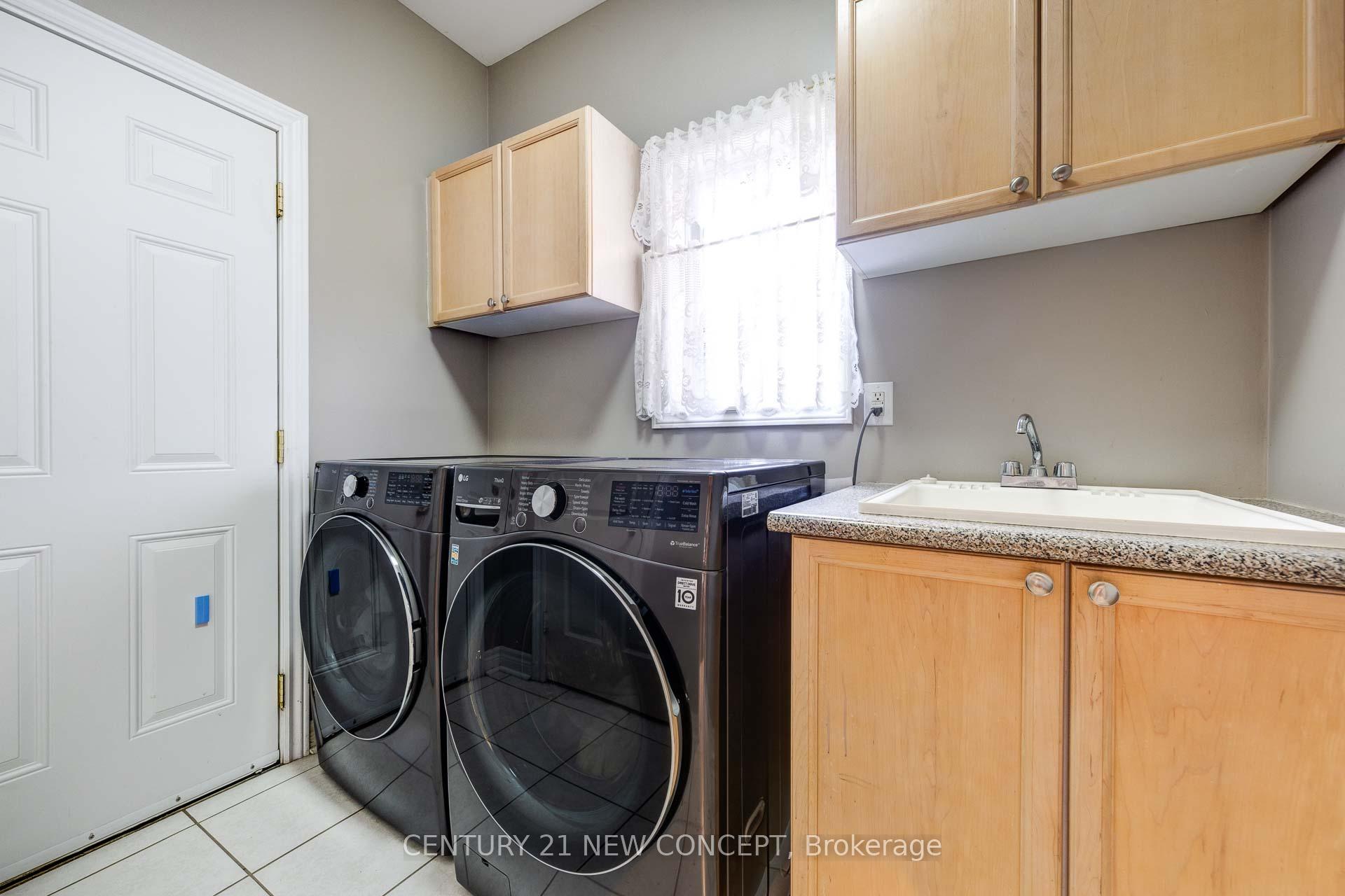 Photo 15 of 23 Ballymore Drive, Aurora, Bayview Wellington — HOMEH