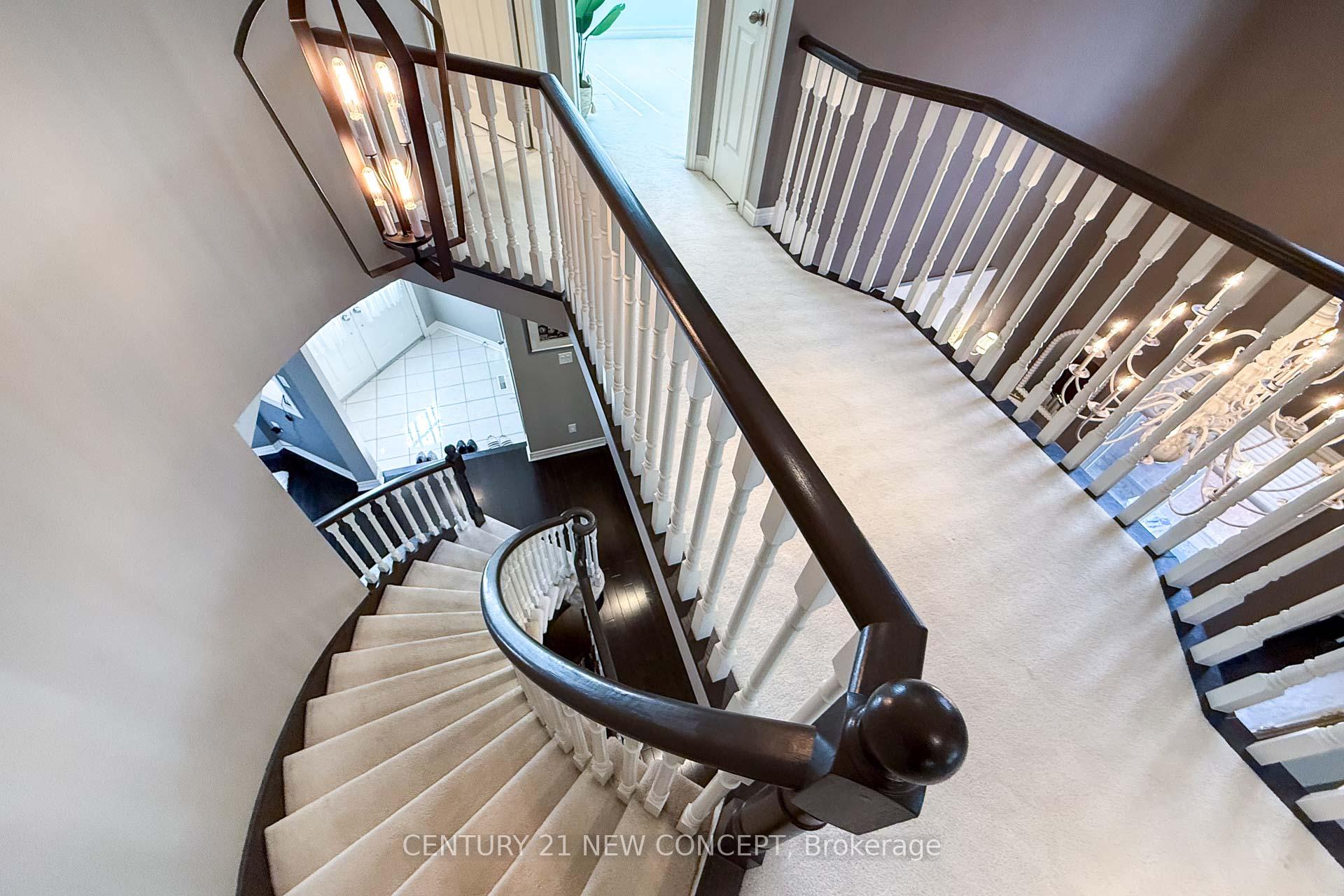Photo 16 of 23 Ballymore Drive, Aurora, Bayview Wellington — HOMEH