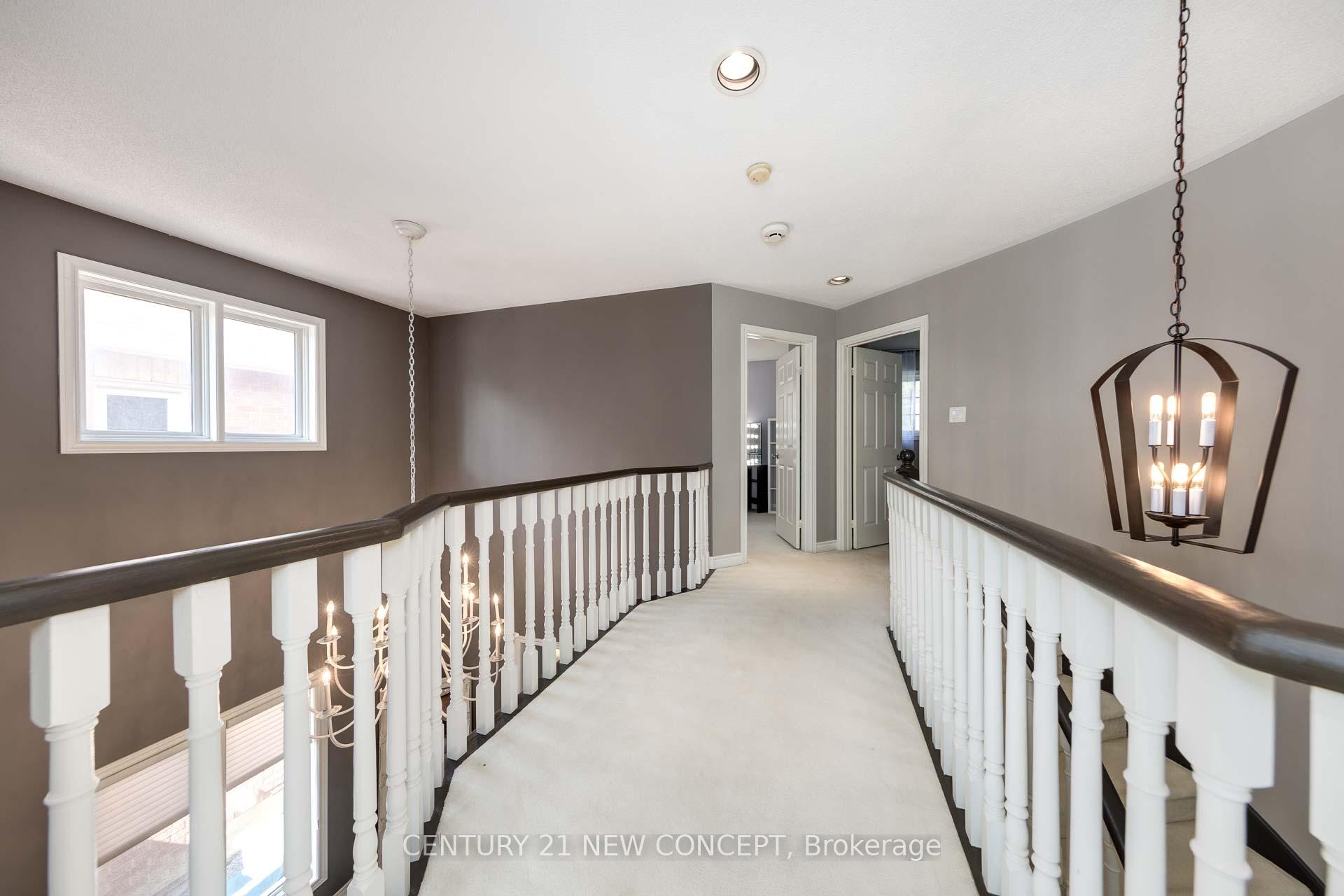 Photo 18 of 23 Ballymore Drive, Aurora, Bayview Wellington — HOMEH