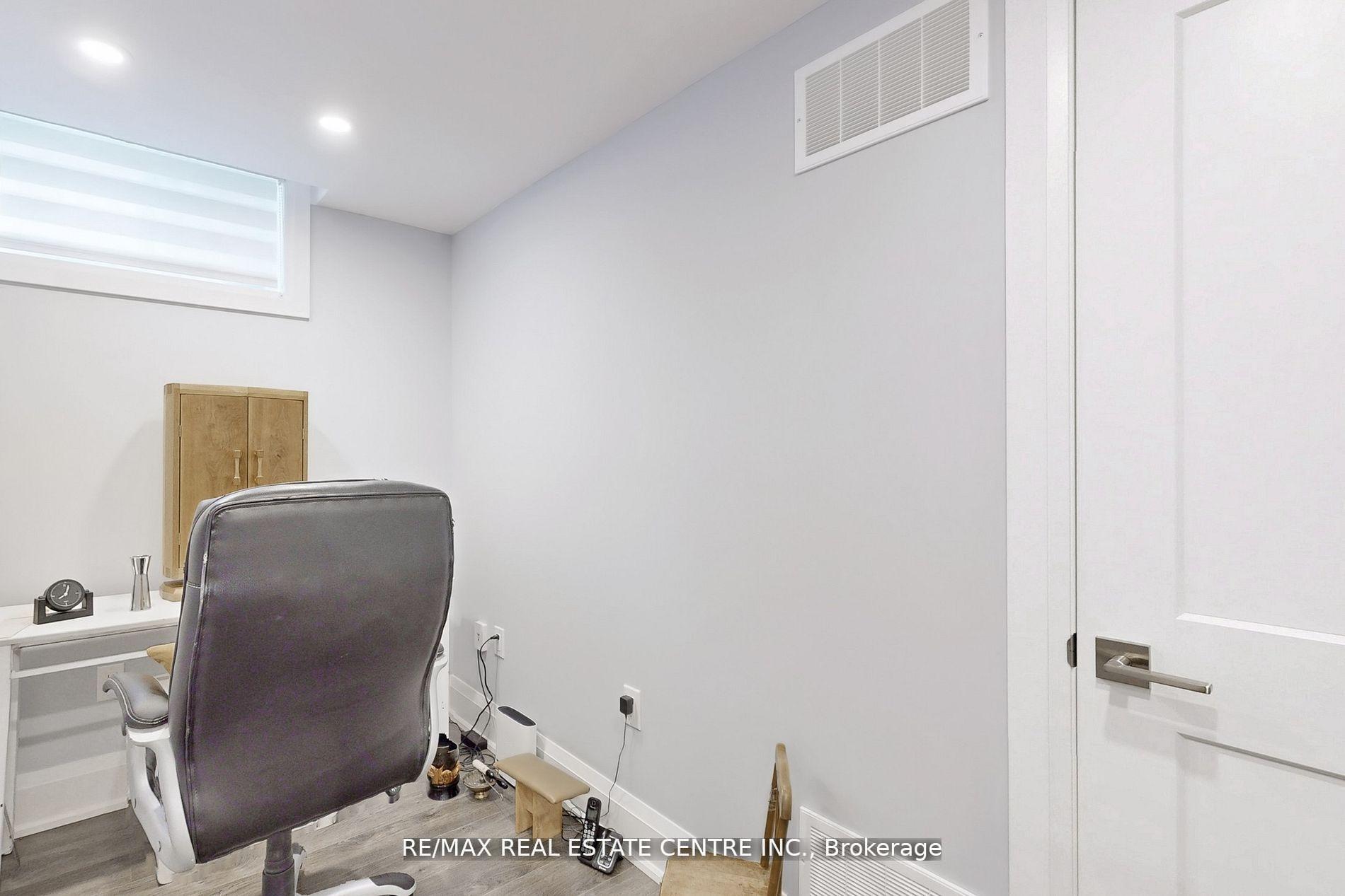 Photo 20 of 92 Holt Drive, New Tecumseth, Alliston — HOMEH