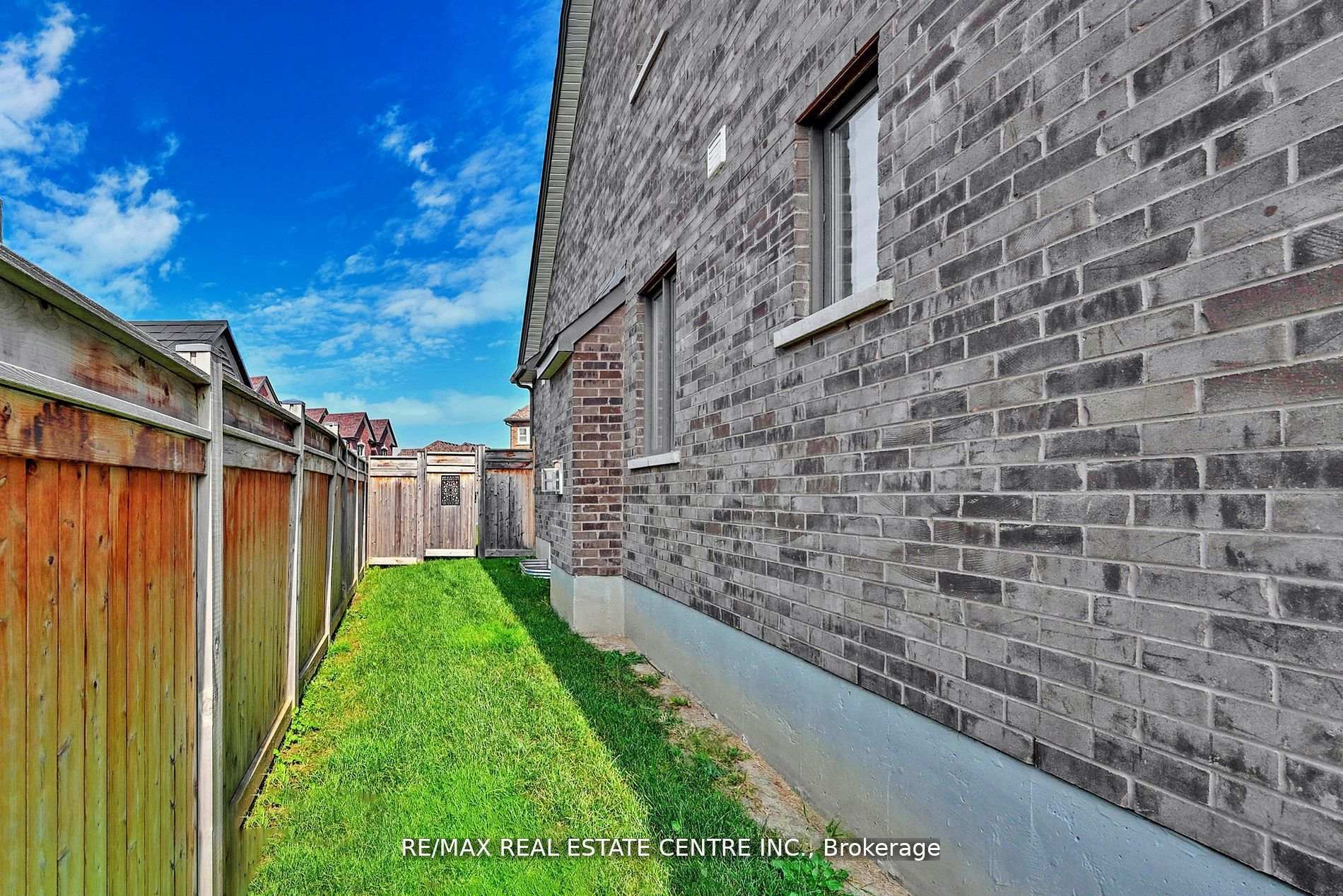 Photo 38 of 92 Holt Drive, New Tecumseth, Alliston — HOMEH