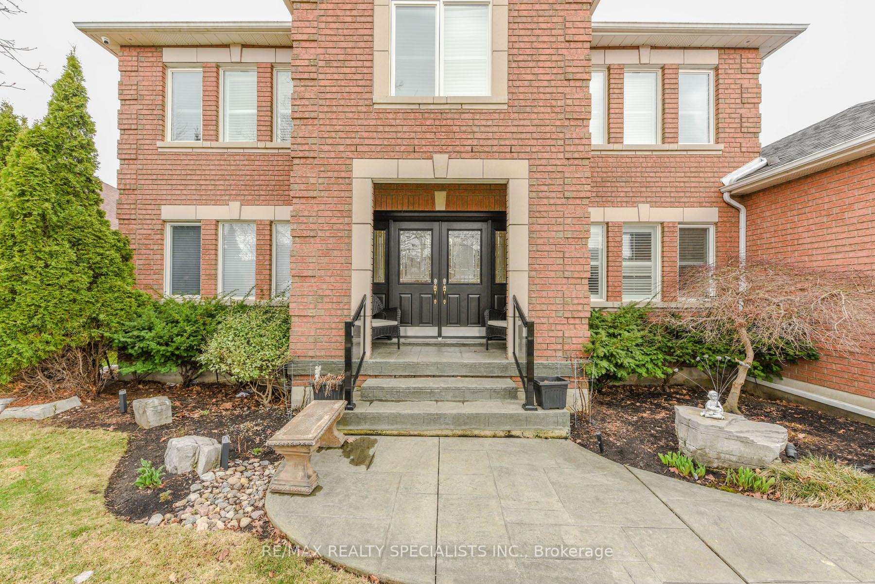 Photo 12 of 73 Colonel Bertram Road W, Brampton, Snelgrove — HOMEH