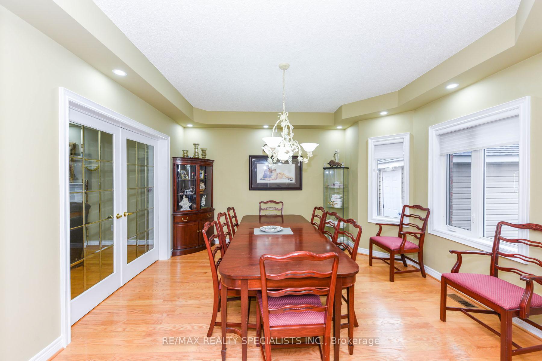 Photo 7 of 73 Colonel Bertram Road W, Brampton, Snelgrove — HOMEH
