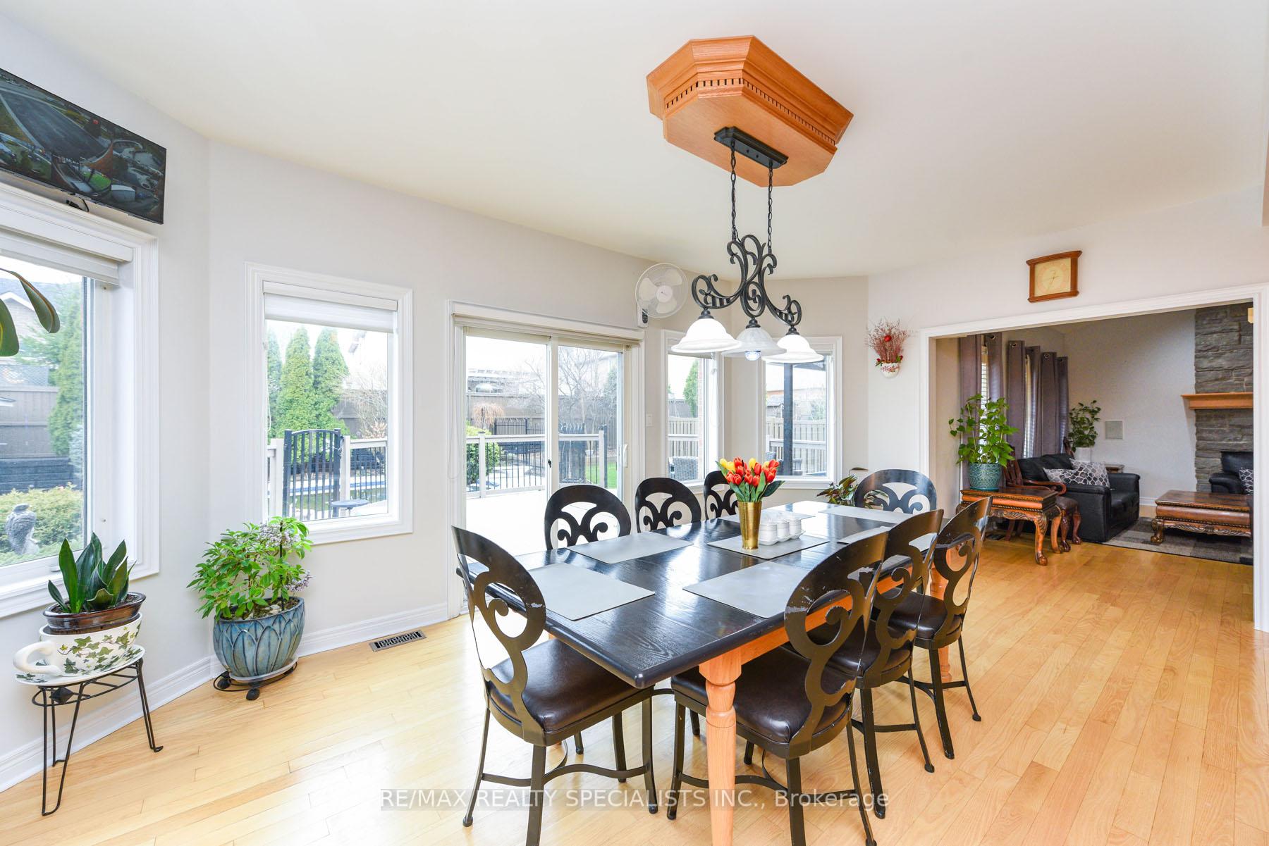 Photo 14 of 73 Colonel Bertram Road W, Brampton, Snelgrove — HOMEH