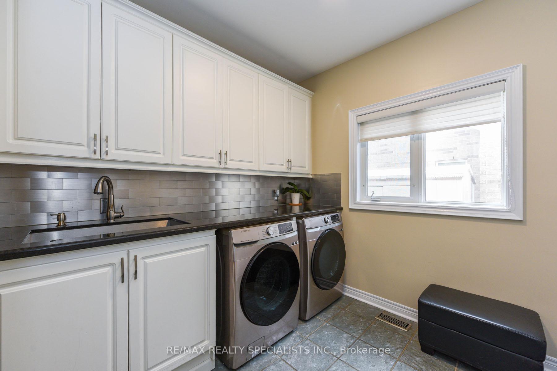 Photo 30 of 73 Colonel Bertram Road W, Brampton, Snelgrove — HOMEH