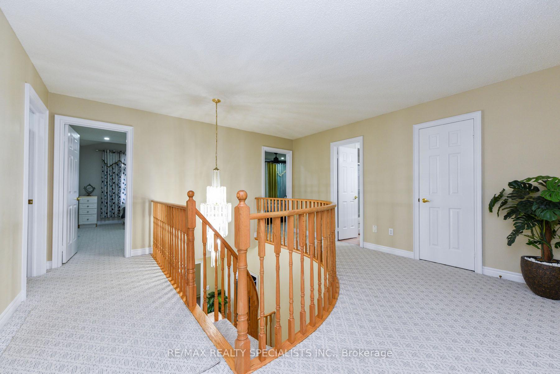 Photo 45 of 73 Colonel Bertram Road W, Brampton, Snelgrove — HOMEH
