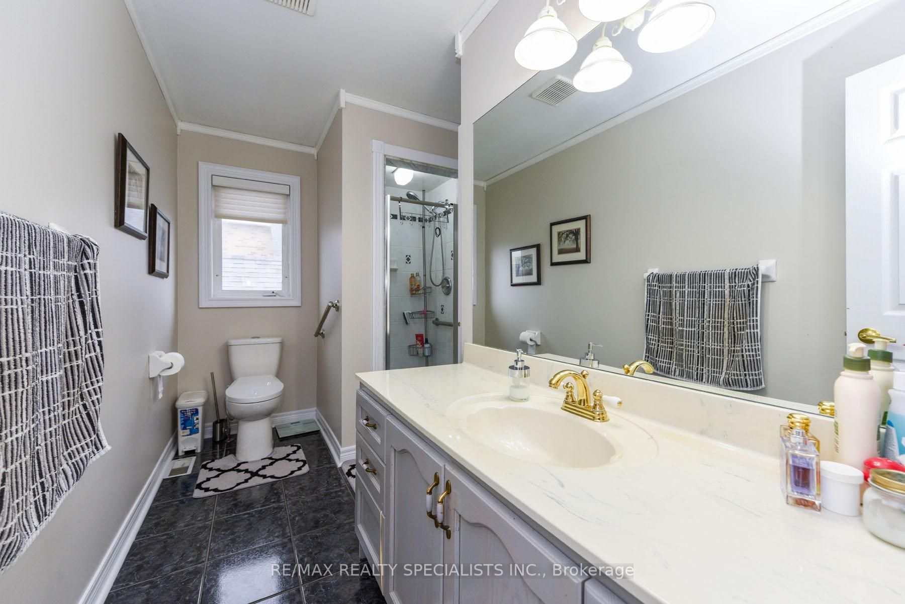 Photo 15 of 73 Colonel Bertram Road W, Brampton, Snelgrove — HOMEH