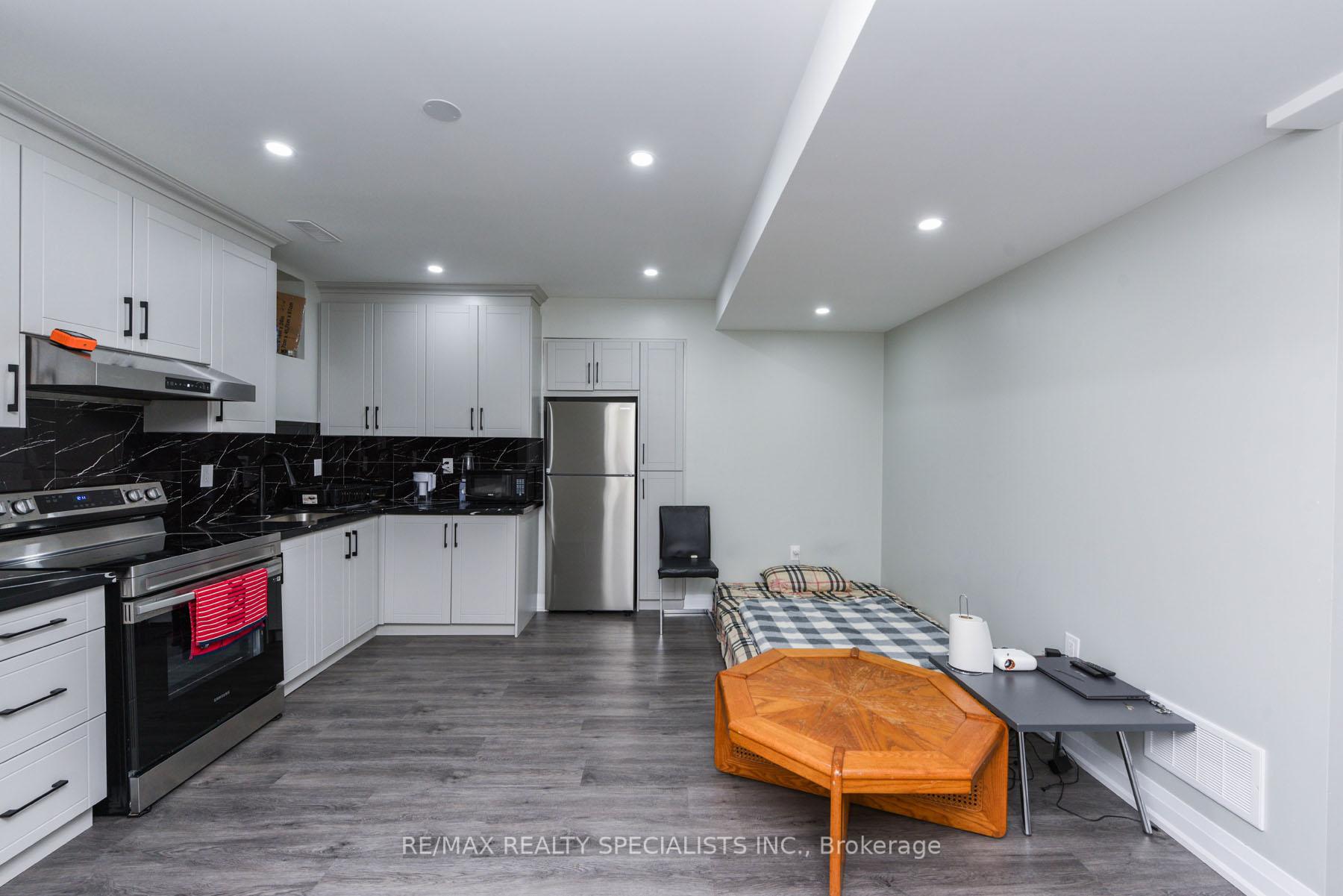 Photo 25 of 73 Colonel Bertram Road W, Brampton, Snelgrove — HOMEH