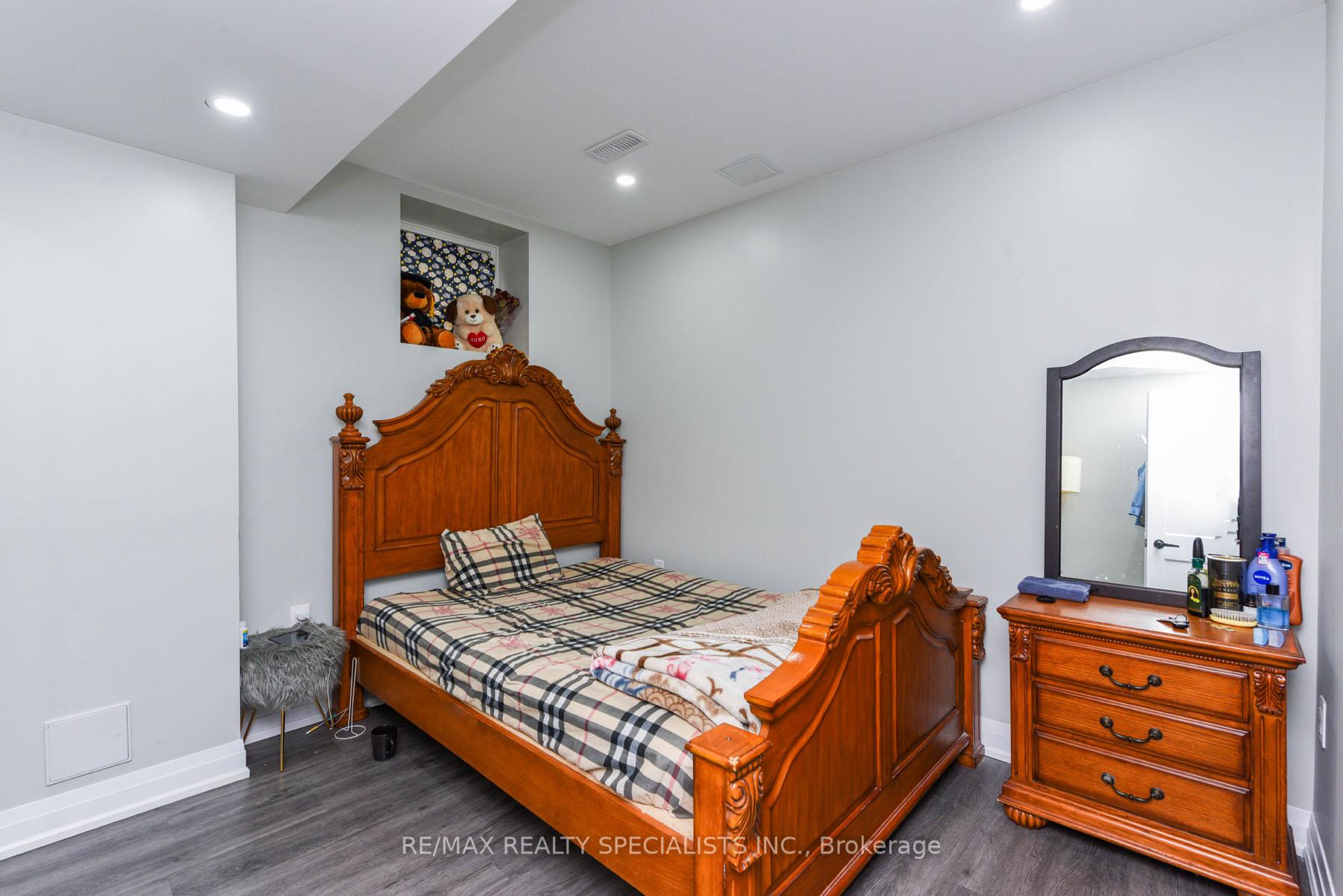 Photo 41 of 73 Colonel Bertram Road W, Brampton, Snelgrove — HOMEH