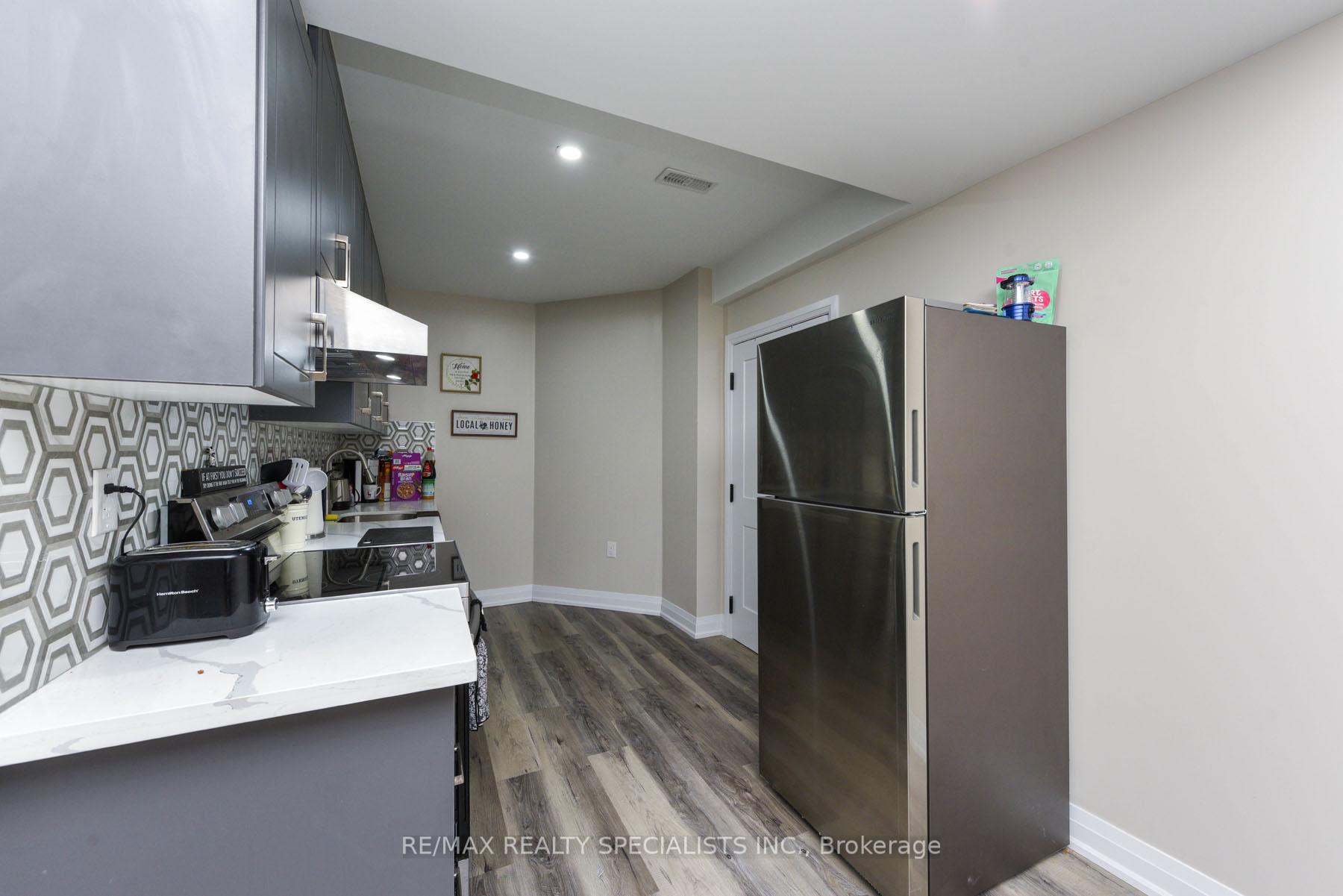 Photo 18 of 73 Colonel Bertram Road W, Brampton, Snelgrove — HOMEH