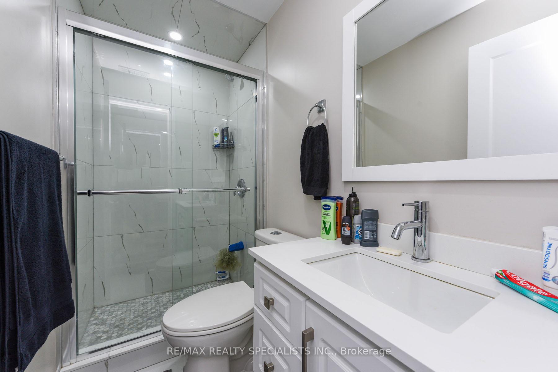 Photo 39 of 73 Colonel Bertram Road W, Brampton, Snelgrove — HOMEH